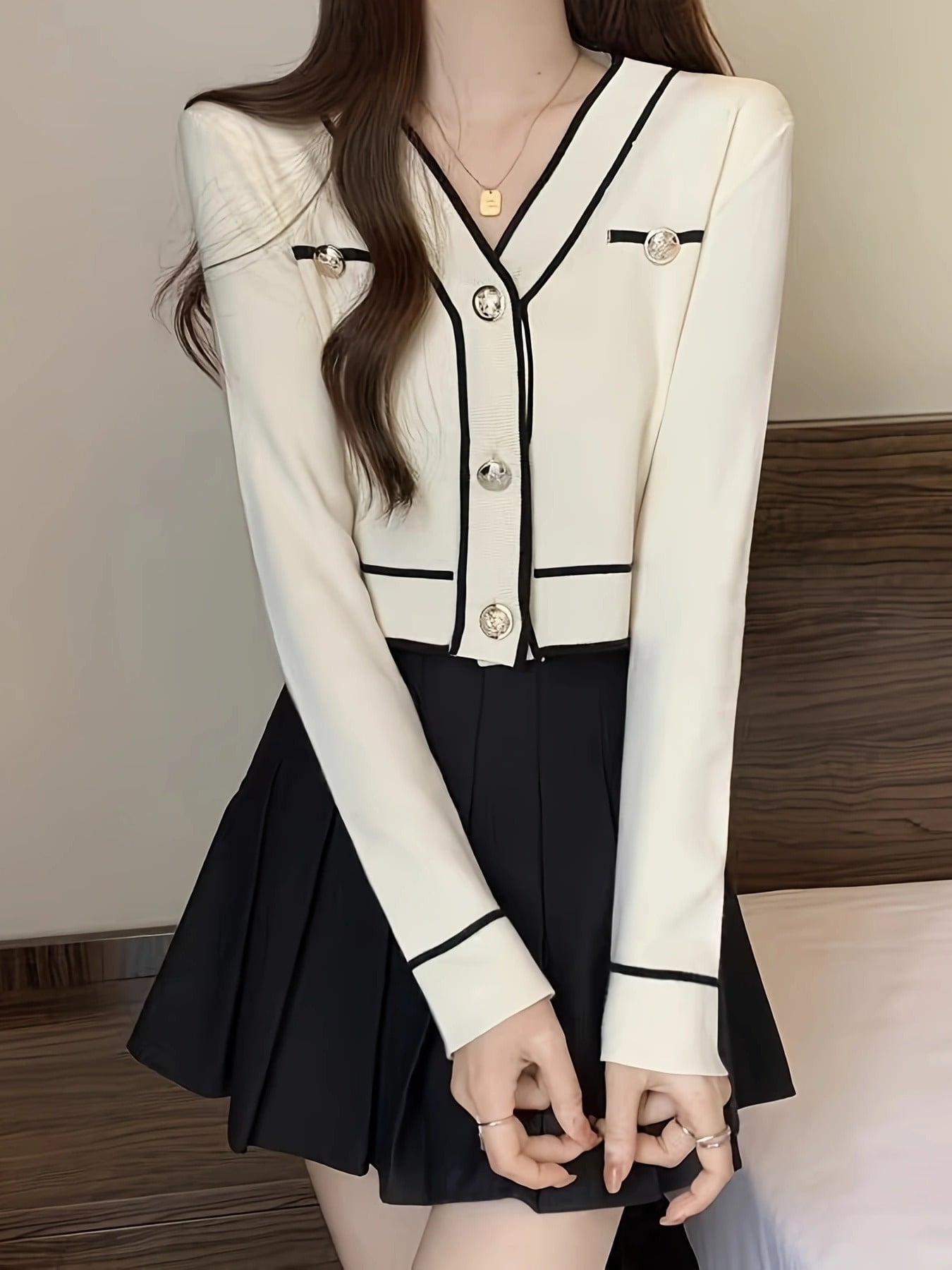 【全店30％OFF引き換え証があり】【バイ色合い】 ジレー レディース 編み物 トップス Vのど首 長袖 遊撃手丈 クロップド丈 色彩設計 生産ライン入り口・入口 金名取り草 ゴールド名取り草 スウェーター 羽織り 好いたらしいめ 成年者好いたらしい 着痩せ 細押し出し 脚長成り行き スタ