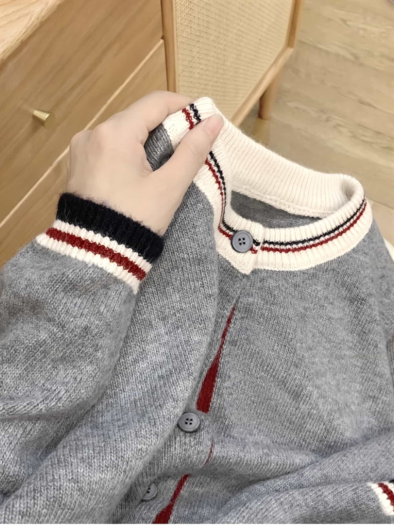 【全店30％OFF引き換え証があり】編み物 スウェーター レディース トップス 色彩設計 バイ色合い 名取り草 労働者の一団のど首 丸首 長袖 ジレー 羽織り ティーシャツ パステル色の もっちり カシミール触れ合う 生あたたかい 朦々たる 伸縮性 体型押しかぶせる 着痩せ 細押し出し 2