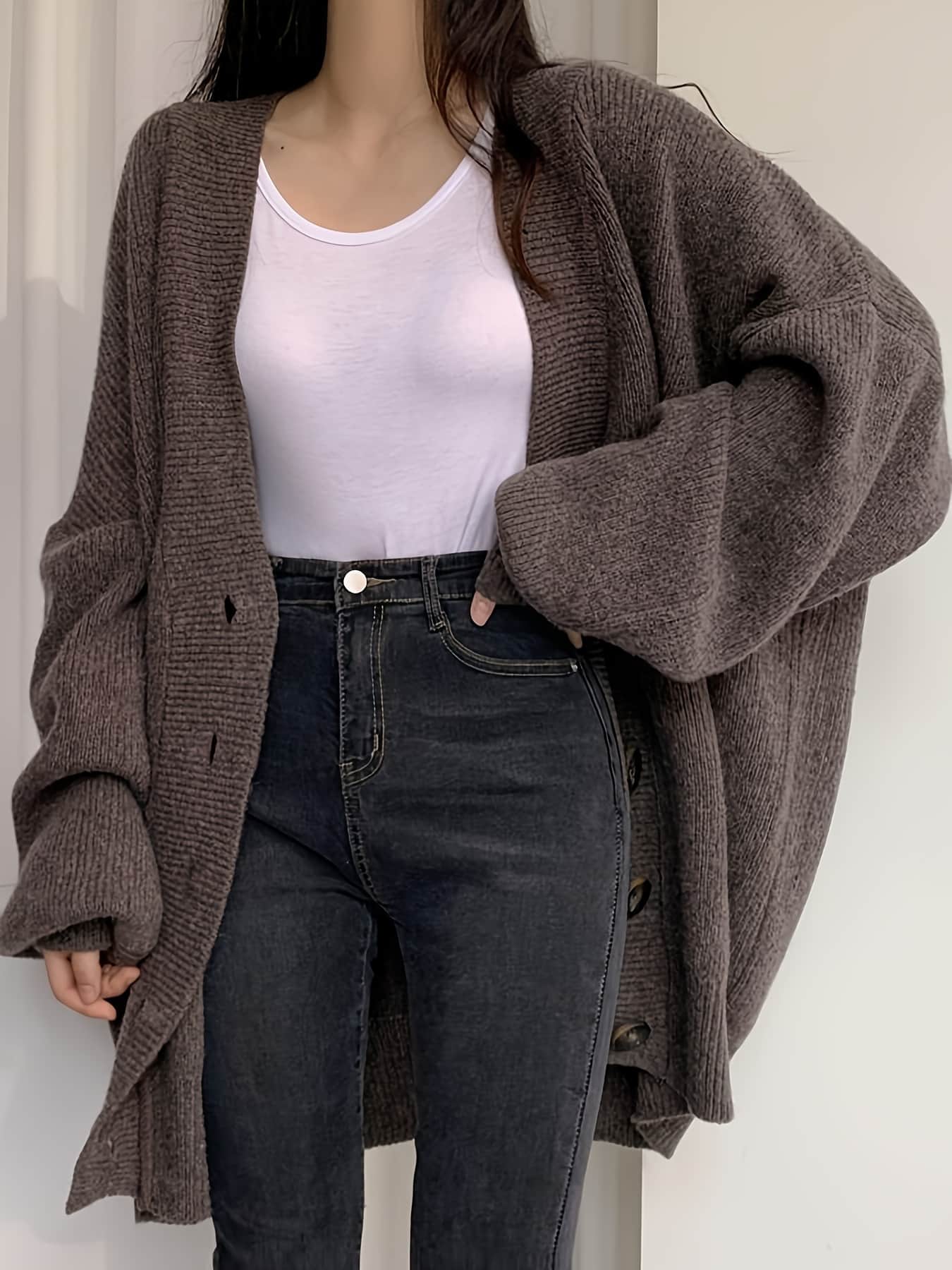 【全店30％OFF引き換え証があり】【朦々たる編み物】ジレー レディース 2025 秋冬 ロングジレー 羽織り スウェーター Ｖのど首 前食い違い ざっくり編み物 厚地の外套大きさ ビッグ影ぼうし 韓国流行り物 ゆる編み物 体型押しかぶせる 着痩せ お尻