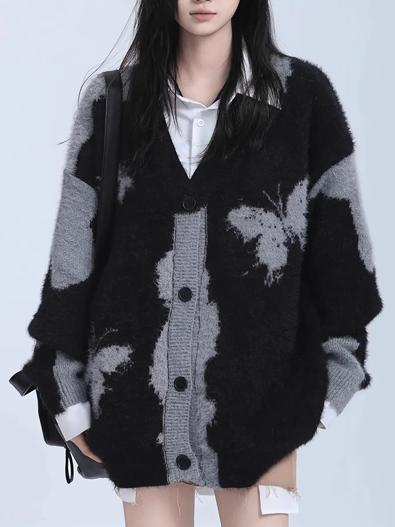 【全店30%OFFクーポンがあり】【バタフライ柄】 カーディガン レディース シャギーニット ニットカーデ 蝶 蝶々 総柄 Vネック セーター 羽織り トップス オーバーサイズ ゆったり ビッグシルエット 厚手 暖かい モヘアタッチ 体型カバー 華奢|大森麗萱