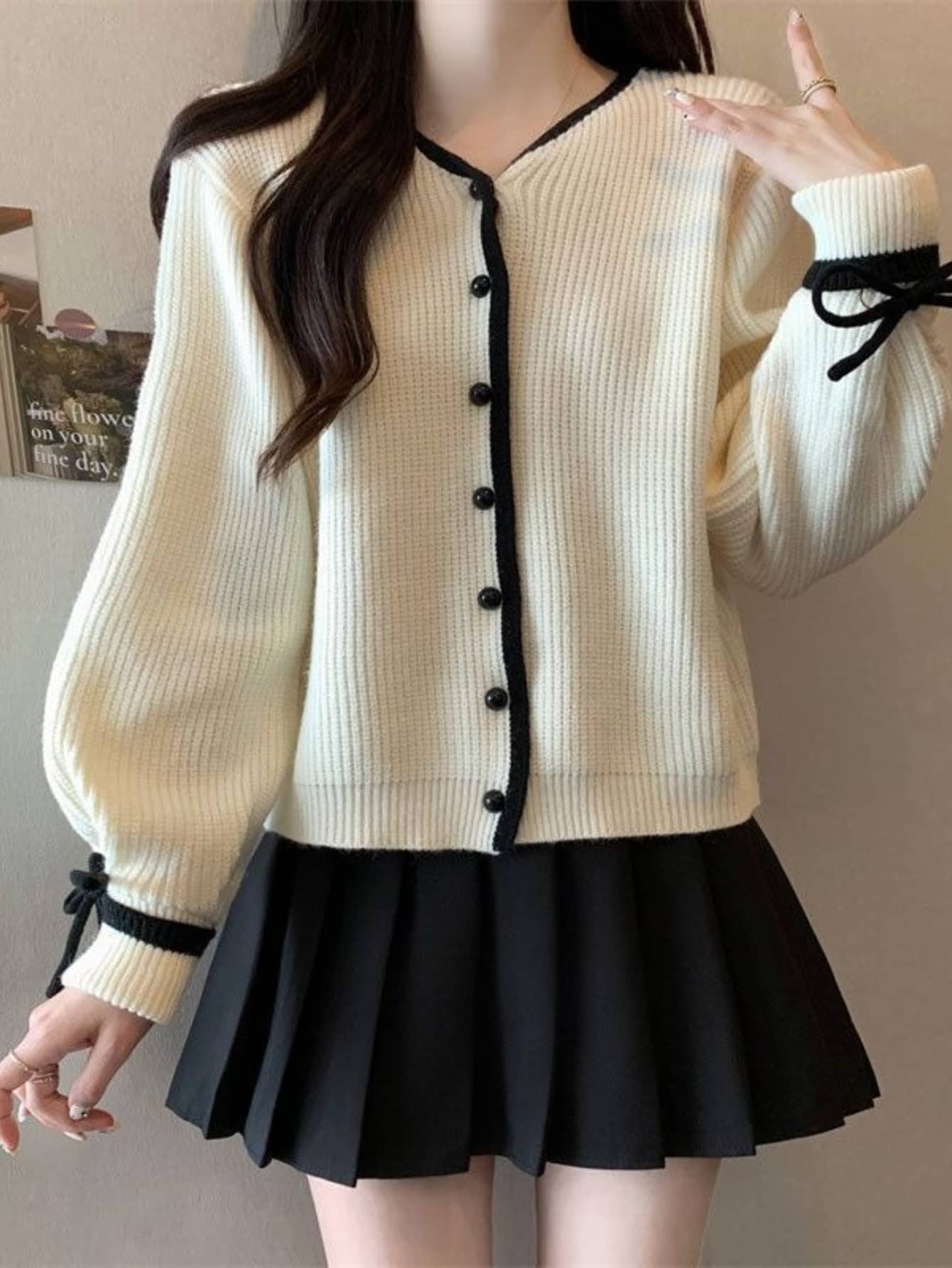 【全店30％OFFクーポン券があり】ジレー レディース 編み物 V素っ首 色彩設計 バイ色つや 羽織り トップス 袖シュロの葉 成年者好いたらしい 好いたらしいめ 執務室 通い スウェーター 前食い違い 秋 冬 春 音の大きさ袖 軽気球袖 襟なし 抜け感 体型覆いかぶせる 着痩