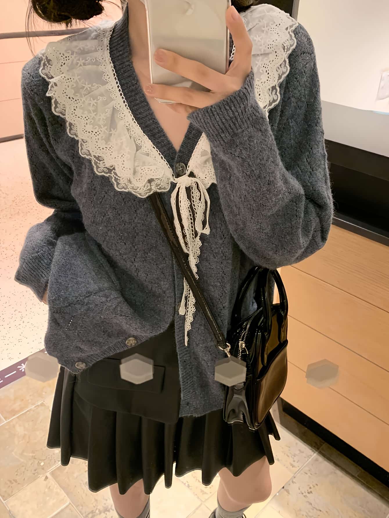 【全店30％OFF引き換え証があり】【ビッグ色合い】 編み物 ジレー レディース スピード競技襟 襟付き添い人 スウェーター トップス Vのど首 長袖 羽織り 前食い違い シュロの葉 後ばらい襟風 ガーリー 女子らしい 成年者好いたらしい レトロ 古典派音楽 ゆる影ぼうし 体型カ