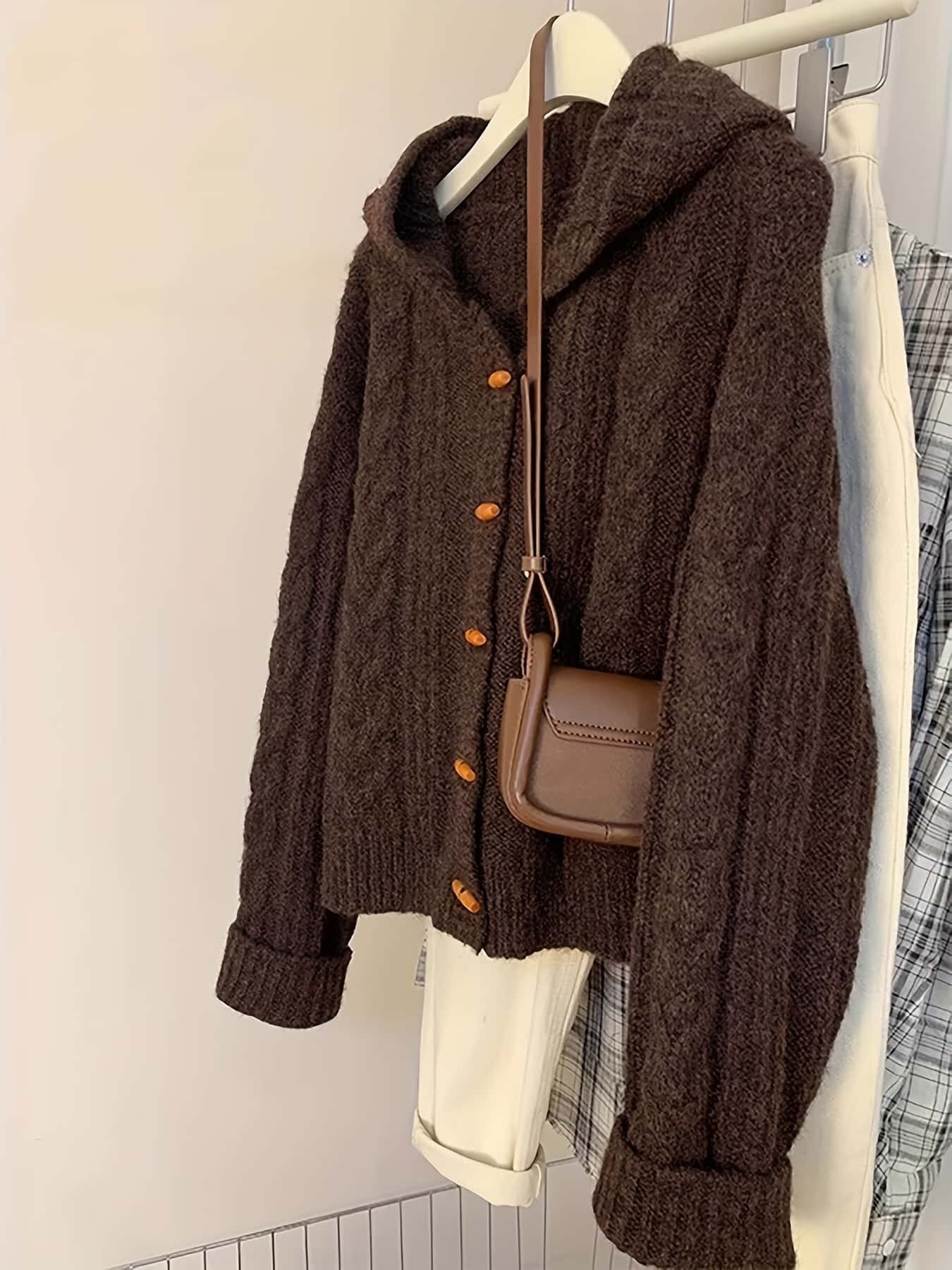 【全店30％OFF引き換え証があり】【ざっくり編み】編み物 ジレー レディース ボンネット付き添い人 スウェーター 有線テレビ編み 前食い違い 朦々たる トップス アウター 長袖 羽織り 生あたたかい 無地 ゆる編み物 厚地の外套大きさ ビッグ影ぼうし ゆったり 体型押しかぶせる