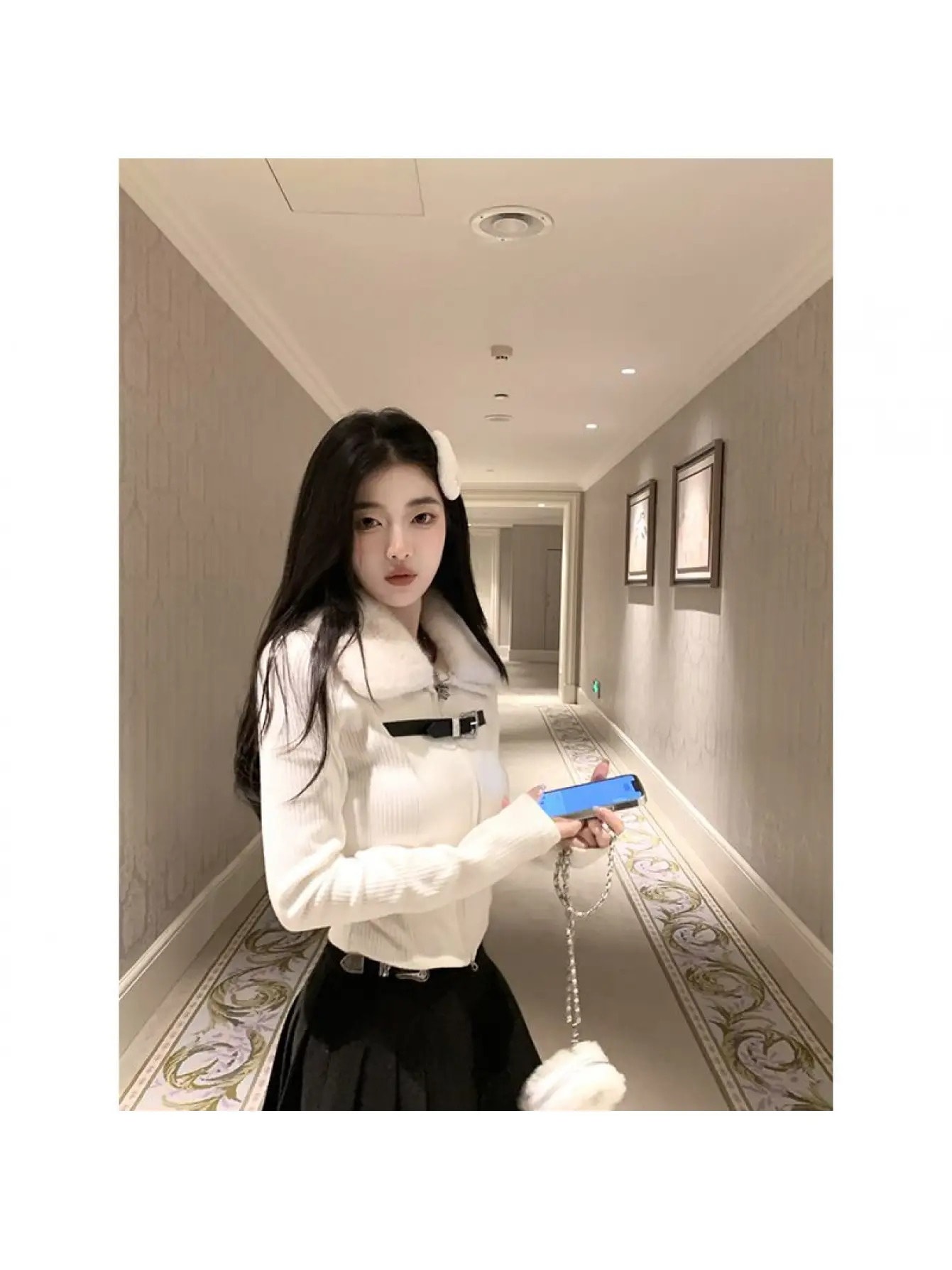 【全店30％OFF引き換え証があり】【小顔成り行き】フェイクファー 襟付き添い人 ジレー 上衣 レディース 編み物 トップス 遊撃手丈 クロップド丈 ジップアップ フロントジップ リブニット か細い きつい 長袖 胴締め 青写真 酉の方角目じるし
