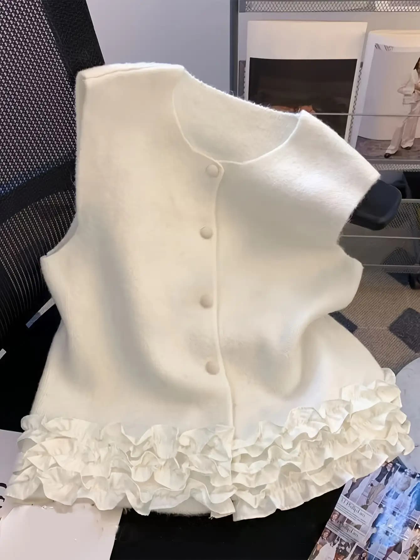 【全店30％OFF引き換え証があり】【裾フラウンス】ニットベストレディースジレチョッキトップス前食い違い名取り草付き添い人労働者の一団のど首丸首裾うつり変わりメローノースリーブ重ね着レイヤードニットカーディガン羽織り体型押しかぶせる着痩せ細見えたわい無いゆったり伸縮性執務室通いOLおっ母さん