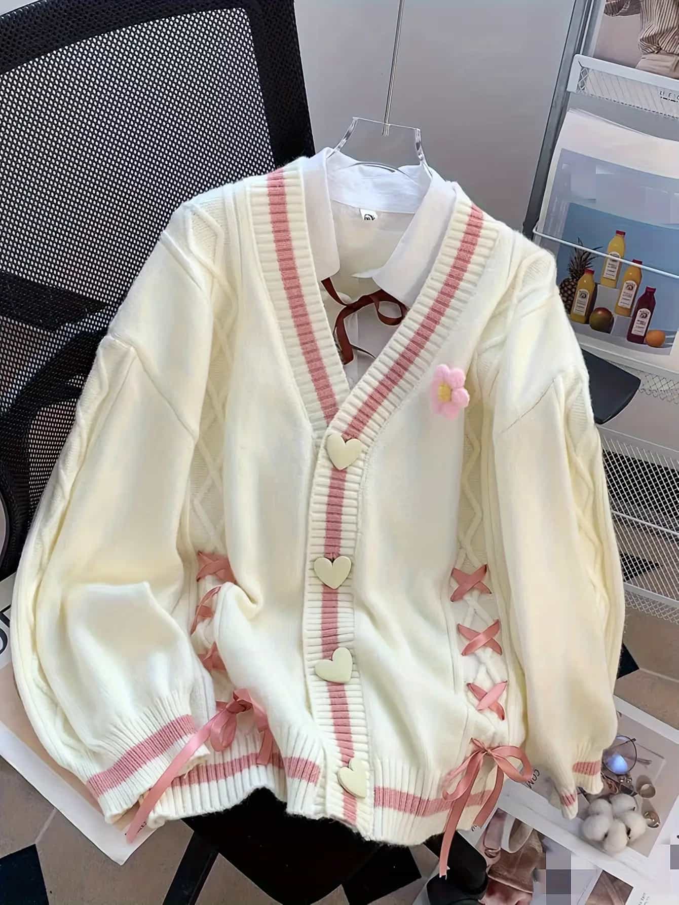 【全店30％OFF引き換え証があり】【ハート型名取り草】 ジレー レディース 編み物 シュロの葉 編み上げ Vのど首 スウェーター 羽織り 学校ジレー JK ユニフォーム風 前食い違い 長袖 トップス 有線テレビ編み 生産ライン 色彩設計 間借り人 仕掛地雷系 量産型 韓国