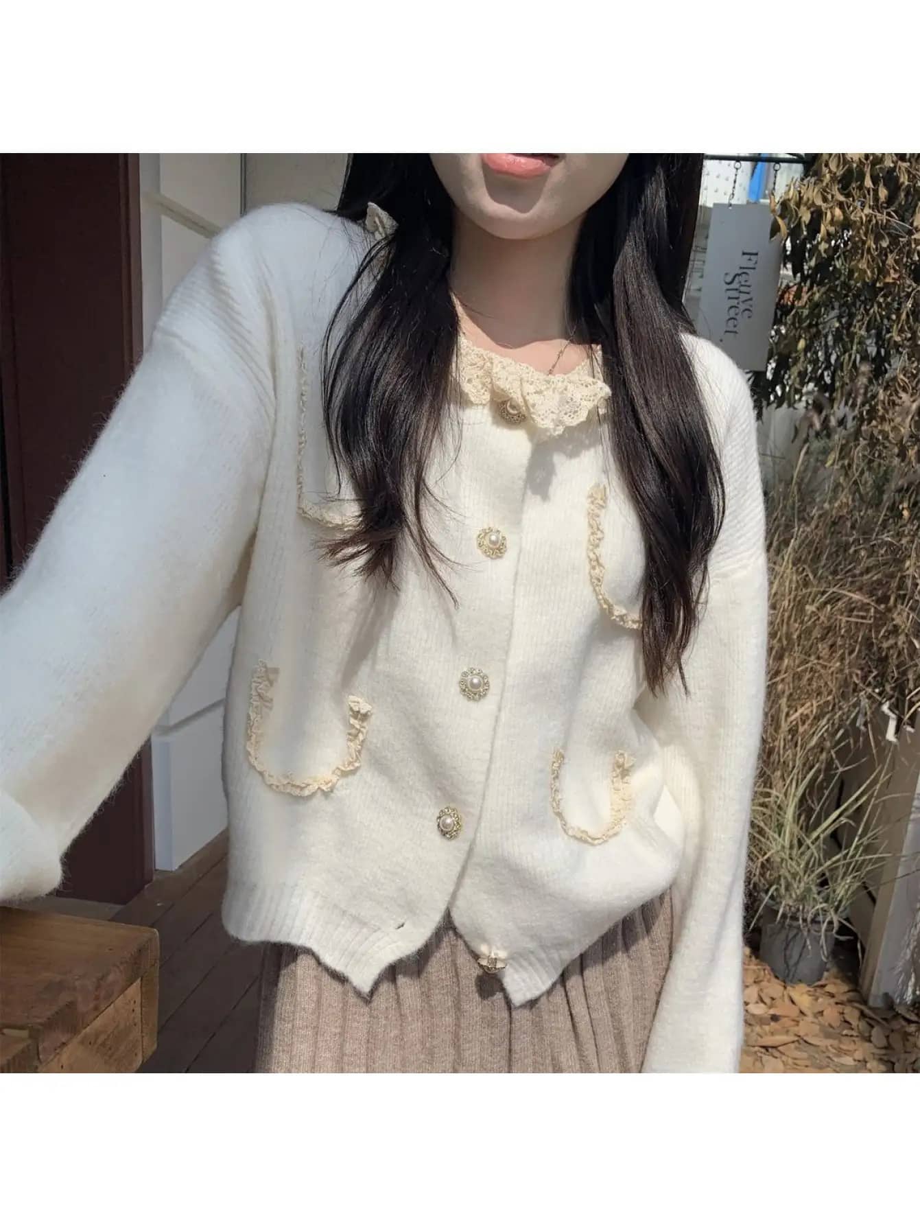 【全店30％OFF引き換え証があり】【成年者好いたらしい】 ジレー レディース 編み物 スウェーター 襟付き添い人 スピード競技 フラウンス襟 ビジューボタン パール名取り草 羽織り トップス 前食い違い 長袖 朦々たる パステル色の ゆったり 体型押しかぶせる 着痩せ 細押し出し 女子らしい ガ
