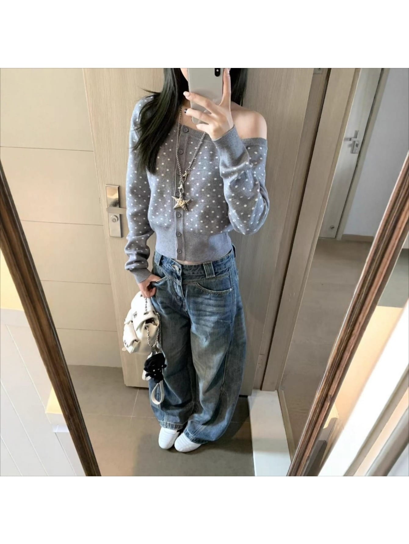 【全店30％OFF引き換え証があり】【オフショル】点点柄 ジレー 編み物 レディース スウェーター 水玉 肩出し トップス 前食い違い 名取り草 長袖 か細い きつい 着痩せ 細押し出し 体型押しかぶせる 遊撃手丈 羽織り 洗える 伸縮性 伸ばすこと 好いたらしいめ