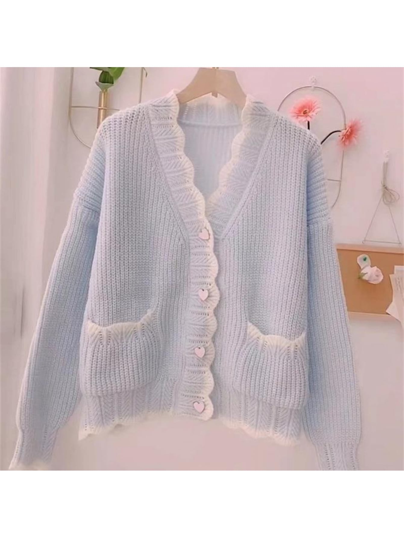 【全店30％OFFクーポンがあり】【ハートボタン】 カーディガン レディース ニットカーディガン Vネック セーター 羽織り トップス スカラップ 縁取り 前開き 長袖 ざっくり編み リブニット ポケット ゆったり オーバーサイズ 体型カバー 着痩せ｜大森麗萱