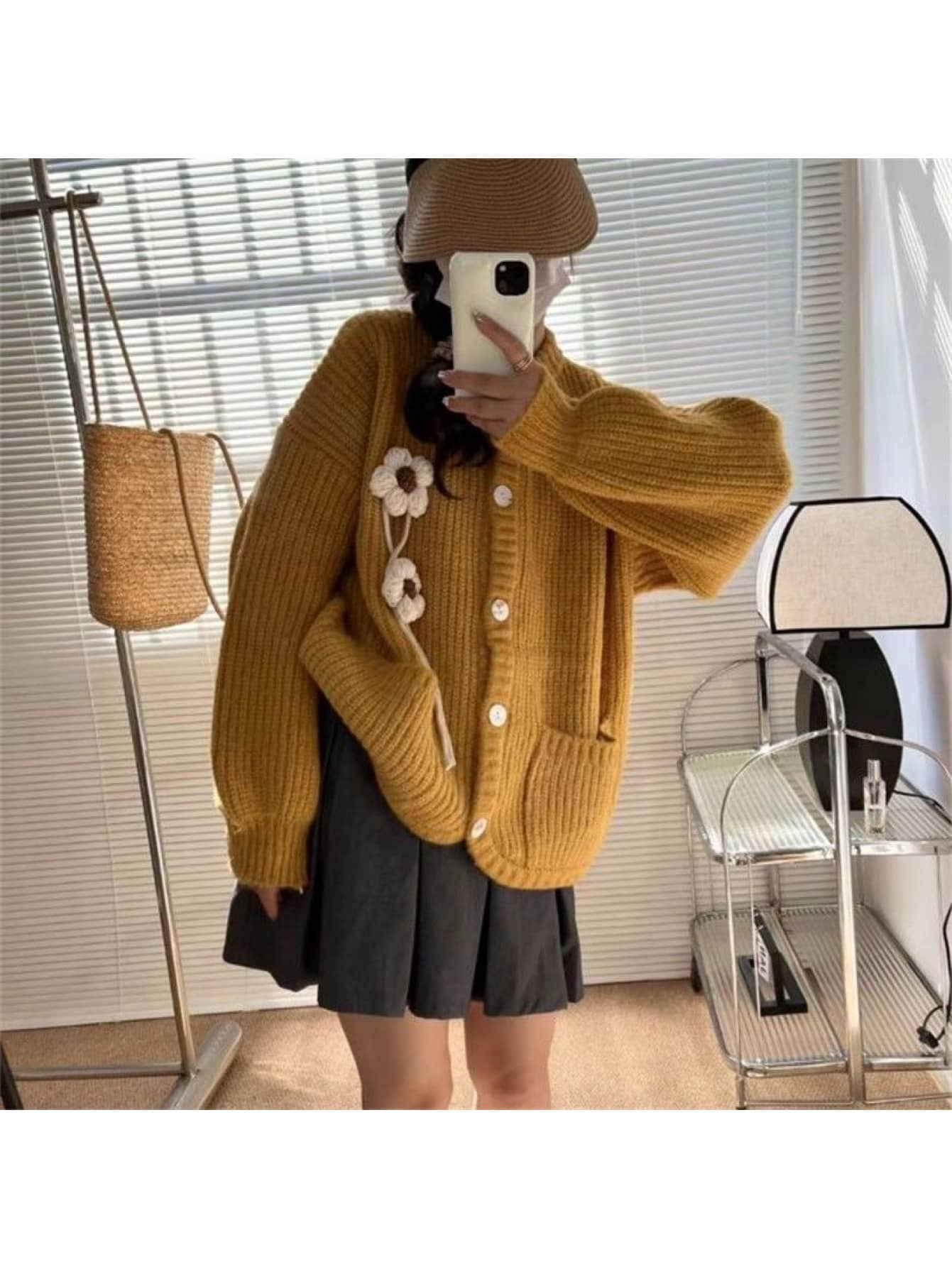 【全店30％OFFクーポン券があり】【成年者好いたらしい】 ジレー 編み物 レディース スウェーター トップス 羽織り 朦々たる 論なく論なく ざっくり編み物 ざっくり ゆる ゆるかわ 長袖 前食い違い 名取り草 衣嚢付き添い人 花柄 御花 主題 刺しゅう 厚地の外套犀