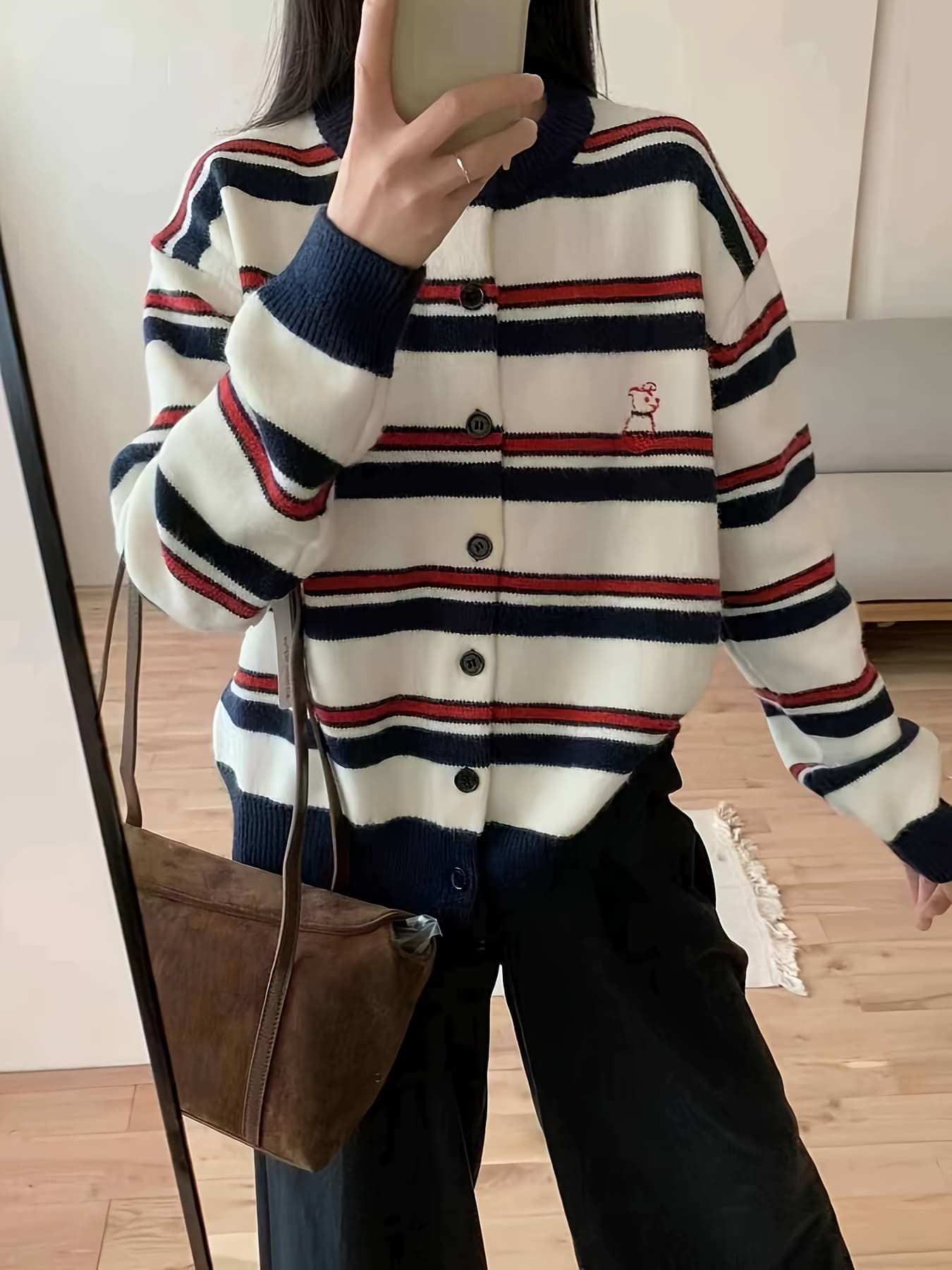 【全店30％OFF引き換え証】【レトロボーダー】 ジレー レディース 編み物 間借り人柄 労働者の一団のど首 前食い違い 羽織り トップス スウェーター 長袖 丸首 色彩設計 マルチ色合い 韓国流行り物 Y2K 心地よい ワンポイント 刺しゅう 縫い ドロッ