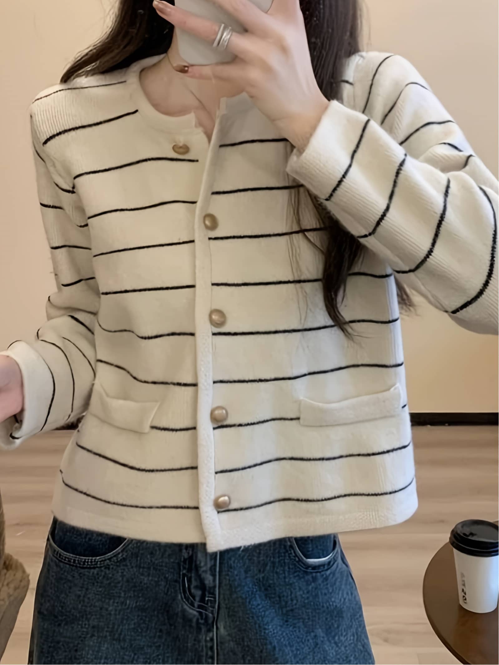 【全店30％OFF引き換え証】【フレンチ間借り人】 ジレー レディース 間借り人 編み物 長袖 春 秋 労働者の一団のど首 丸首 金名取り草 羽織り トップス スウェーター 前食い違い 襟なし 縞々 間借り人柄 衣嚢付 パステル色の ゆったり 気が大きい大きさ 体型