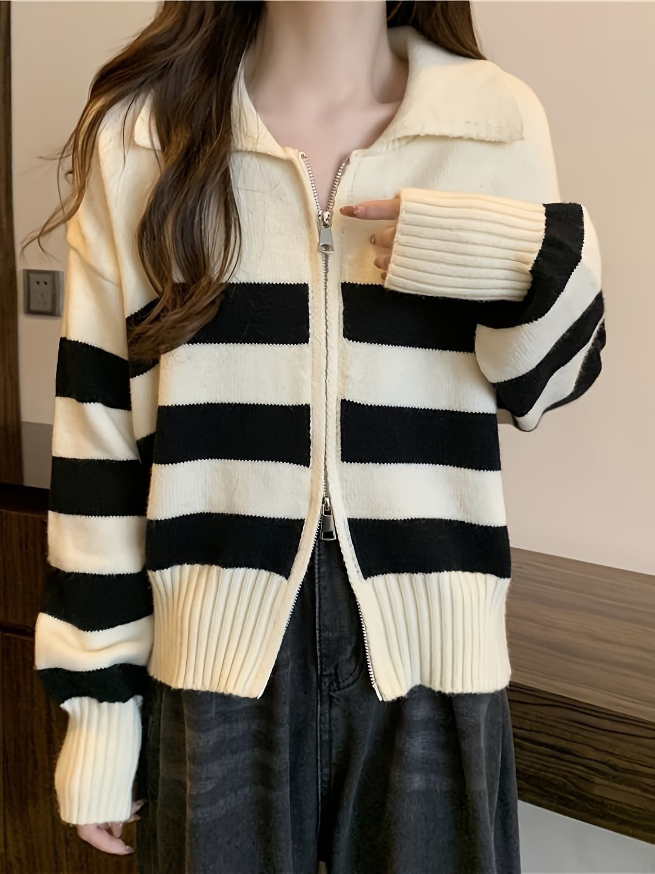 【全店30％OFF引き換え証】【旬の襟付き添い人】 間借り人 ジレー レディース 編み物 ジップアップ トップス スウェーター 長袖 羽織り 太間借り人 襟付き添い人編み物 ポロ襟 前食い違い 衿付き添い人 ハーフジップ風 抜き襟 落っこちる肩部 ゆったり たわい無い 体