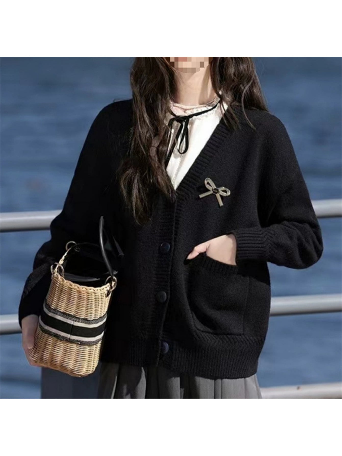 【全店30％OFF引き換え証】【ゆったり たわい無い】 ジレー レディース 春 編み物ジレー 羽織り トップス Vのど首 衣嚢付 厚地の外套大きさ ビッグ影ぼうし 韓国流行り物 ゆる編み物 スウェーター 長袖 前食い違い 体型押しかぶせる 着痩せ 華