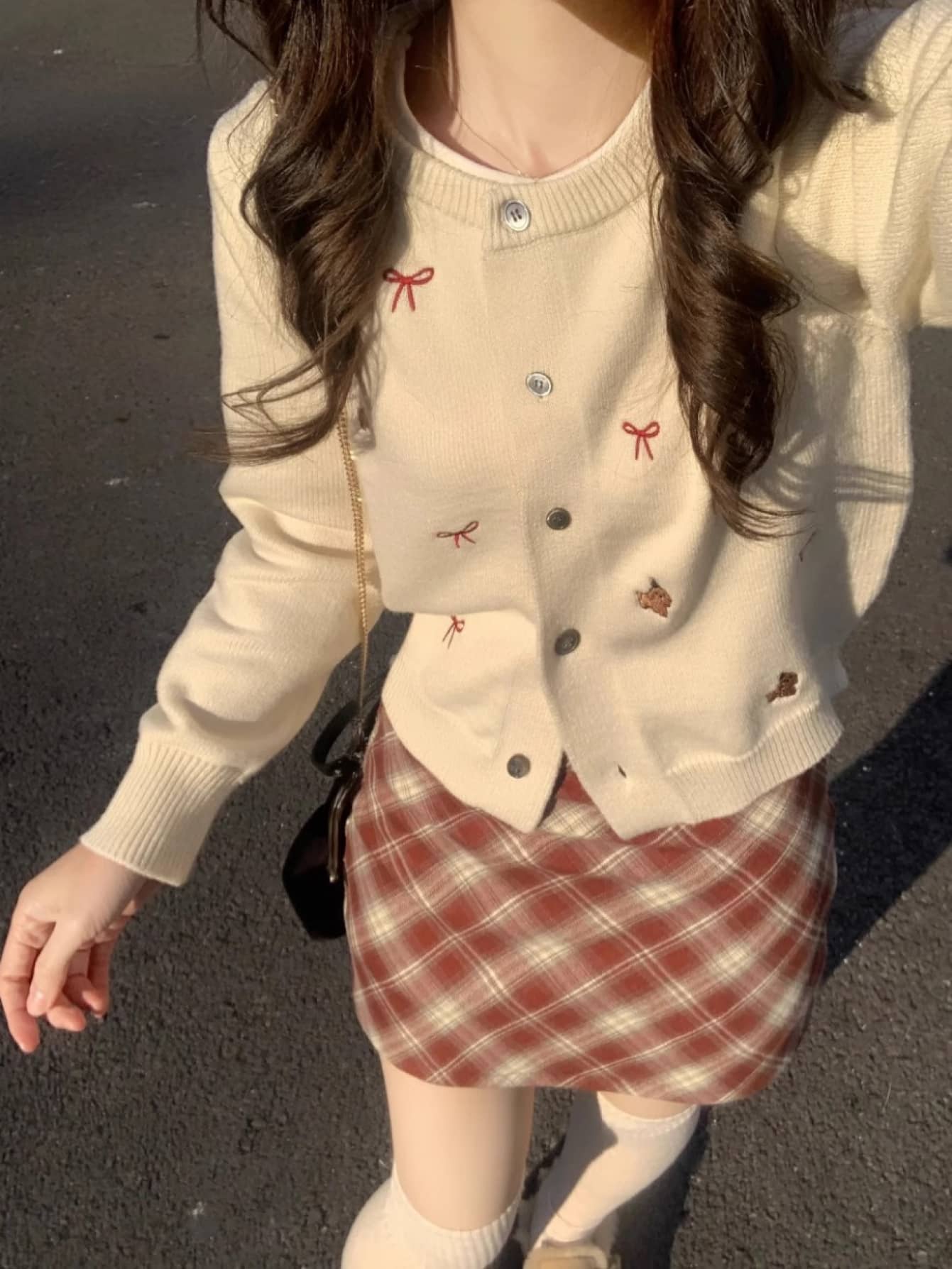 【全店30％OFF引き換え証】【シュロの葉刺しゅう】ジレー レディース 編み物 トップス 羽織り 長袖 労働者の一団のど首 丸首 遊撃手丈 縫い ワンポイント 韓国流行り物 成年者好いたらしい ガーリー 好いたらしいめ 体型押しかぶせる 着痩せ パステル色の 春夏秋冬 通い