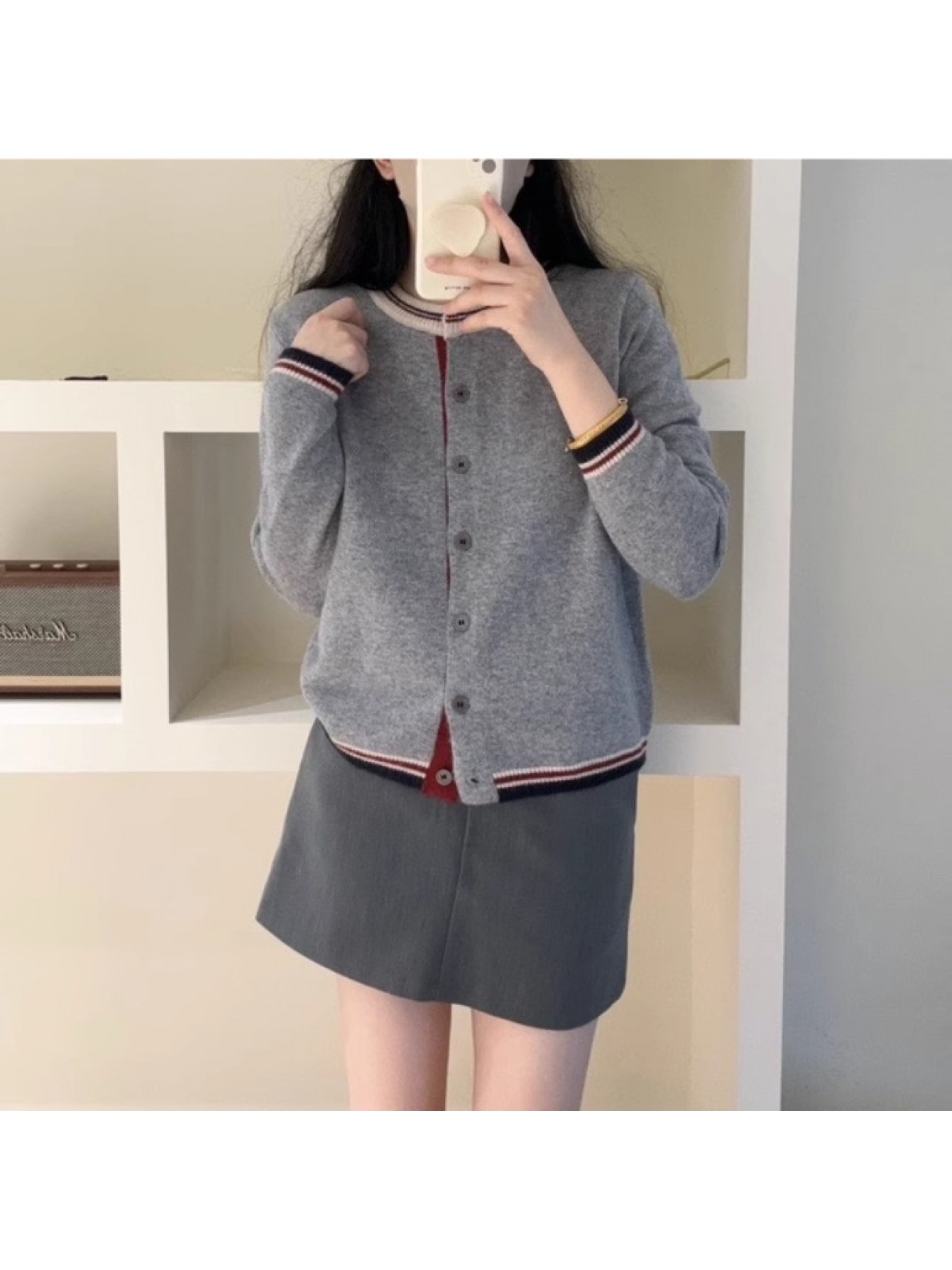 【全店30％OFF引き換え証】【バイカラーライン】ジレー レディース 編み物 トップス 羽織り 前食い違い 釦 丸首 労働者の一団のど首 色彩設計 生産ライン入り口・入口 長袖 ニットカーデ パステル色の 体型押しかぶせる 着痩せ 細押し出し 割れ易い押し出し ゆったり 執務室 通い OL