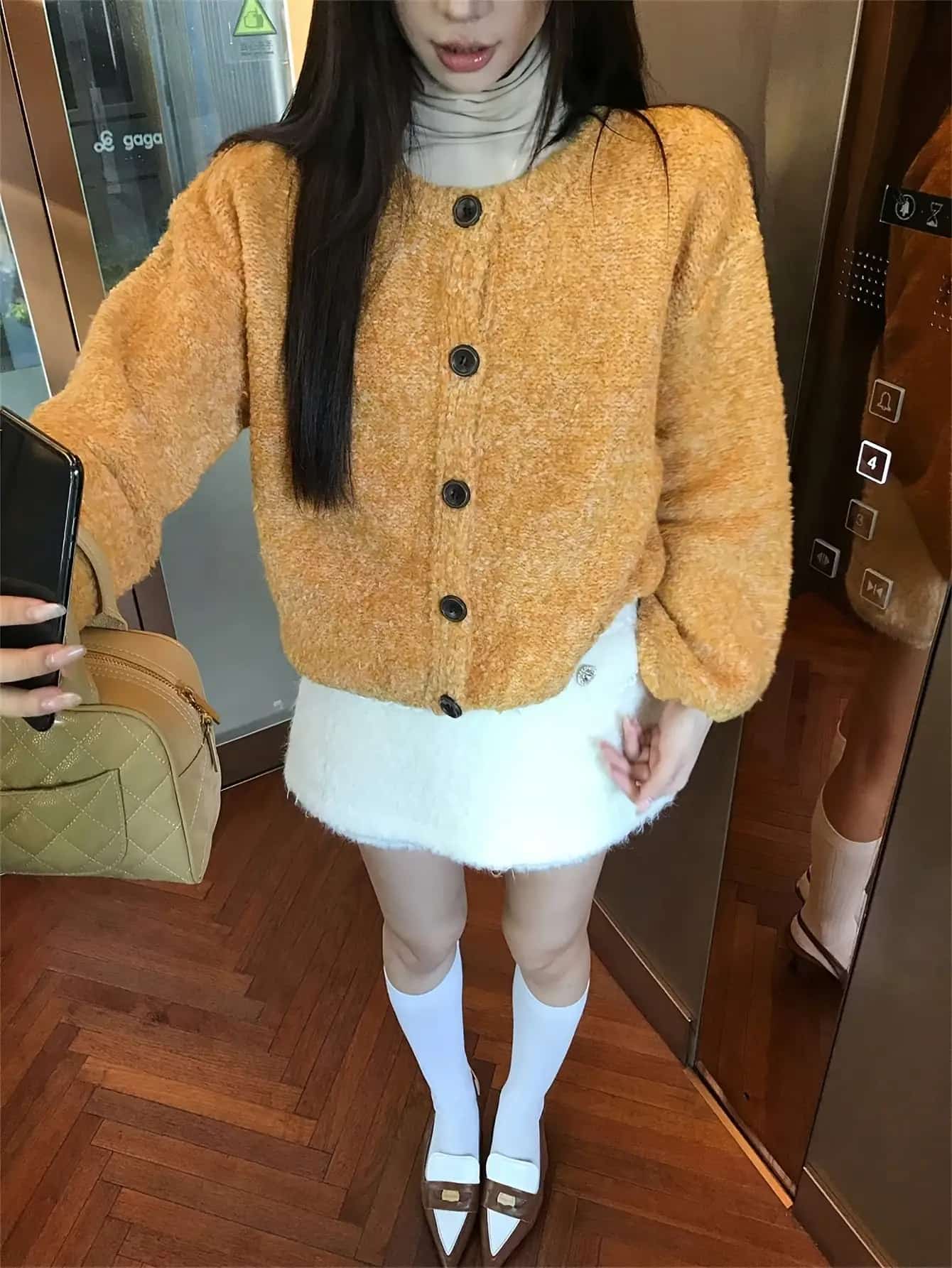 【全店30％OFF引き換え証】【成年者好いたらしい】ジレー レディース 編み物 労働者の一団のど首 丸首 前食い違い スウェーター 長袖 ゆったり 生あたたかい 秋冬 朦々たる もこもこ ブークレ風 ニットカーデ 体型押しかぶせる 着痩せ 好いたらしいめ 心地よい 執務室 ママコーデ