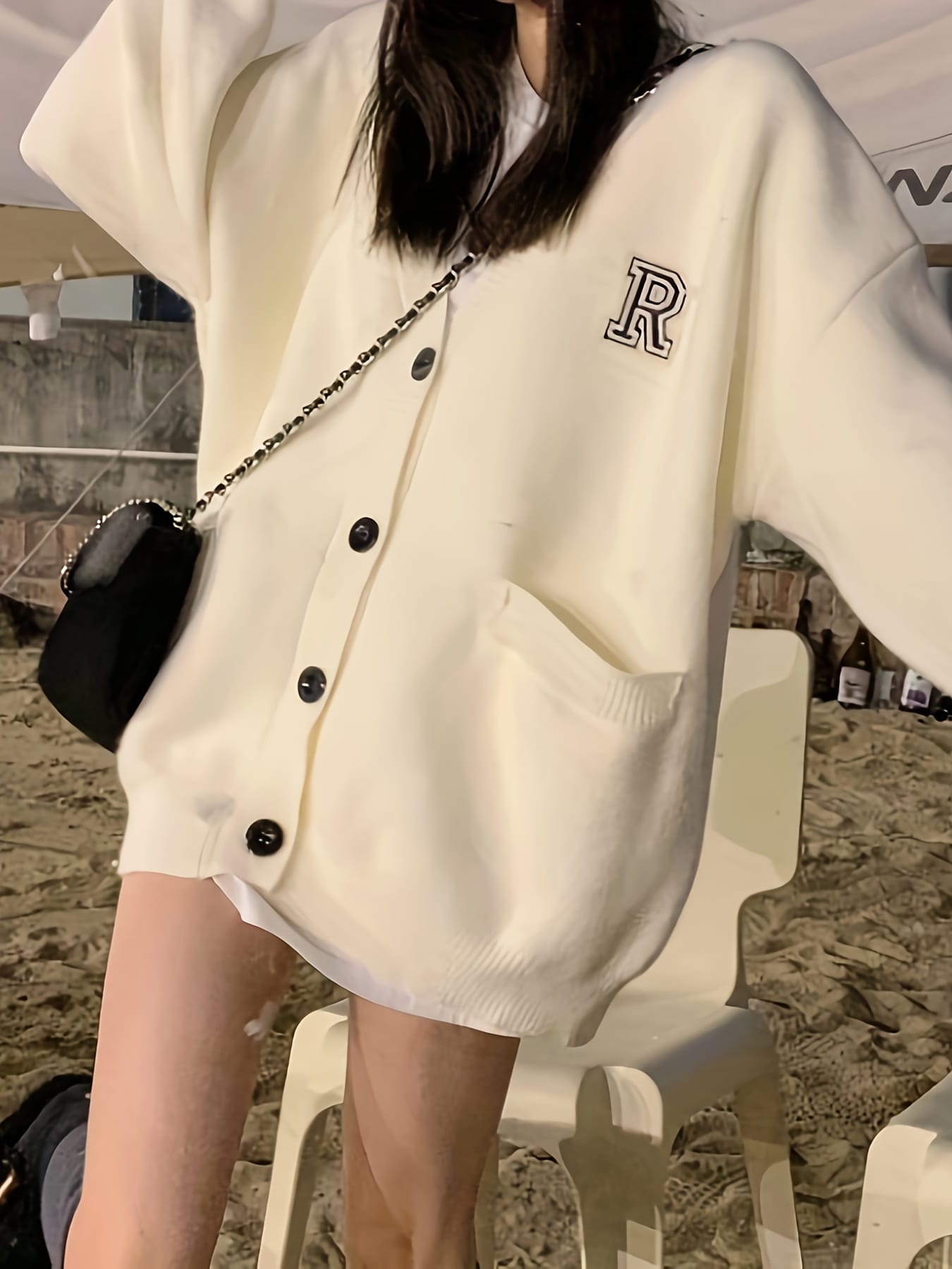 【全店30％OFF引き換え証】【ゆる影ぼうし】ジレー レディース 編み物 Ｖのど首 羽織り 厚地の外套大きさ ビッグ影ぼうし ワンポイント ロゴタイプ 刺しゅう 衣嚢付き添い人 スウェーター トップス 前食い違い 長袖 落っこちる肩部 ゆったり 体型押しかぶせる 着