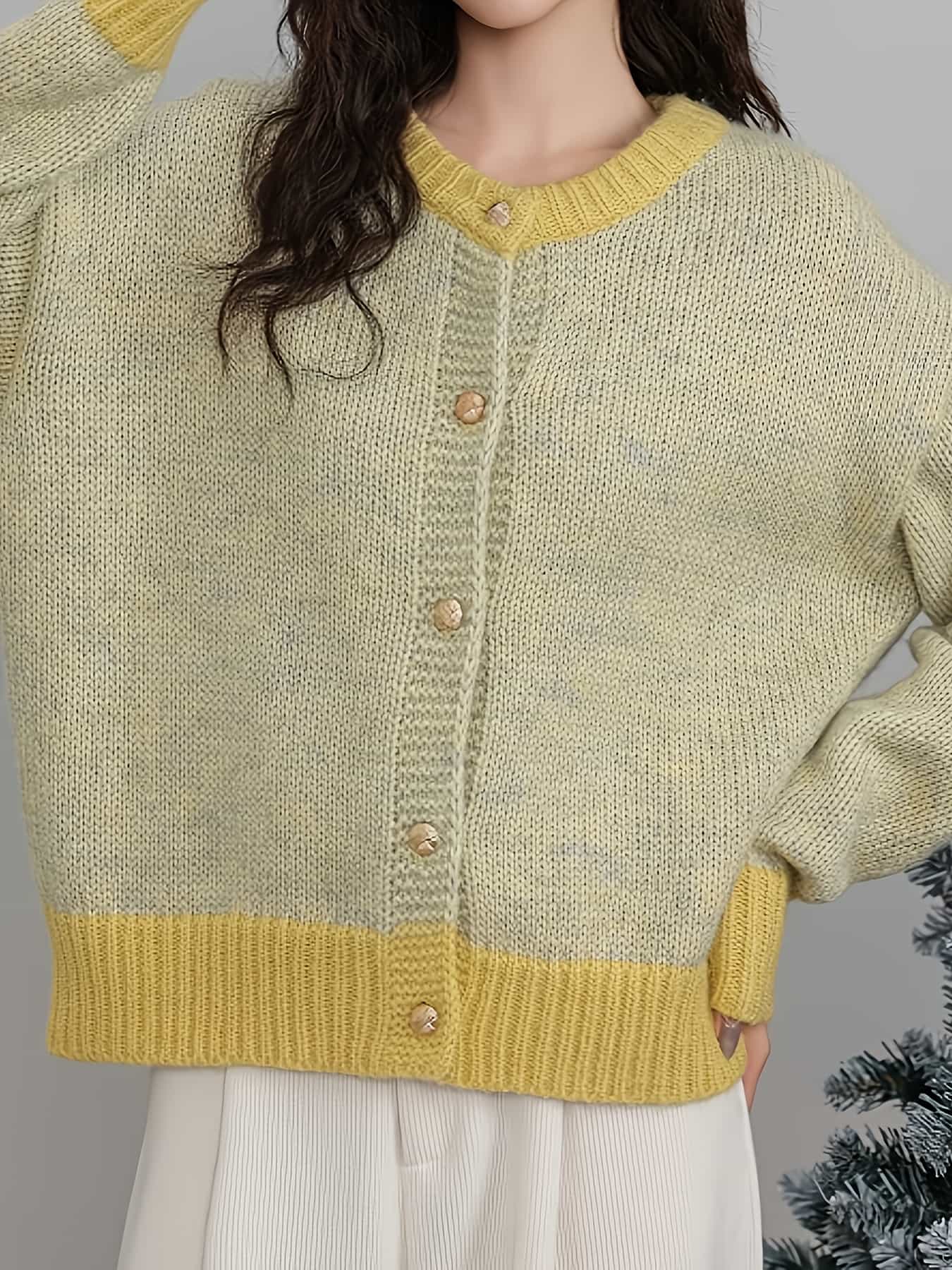 【全店通用25％OFFクーポン】【バイカラー】ニット カーディガン レディース 秋冬 ショート丈 配色 セーター トップス 羽織り 前開き 長袖 厚手 柔らかい ゆったり 体型カバー 着痩せ 小顔 華奢見え 20代 30代 40代 50代 大人可愛い｜大森麗萱