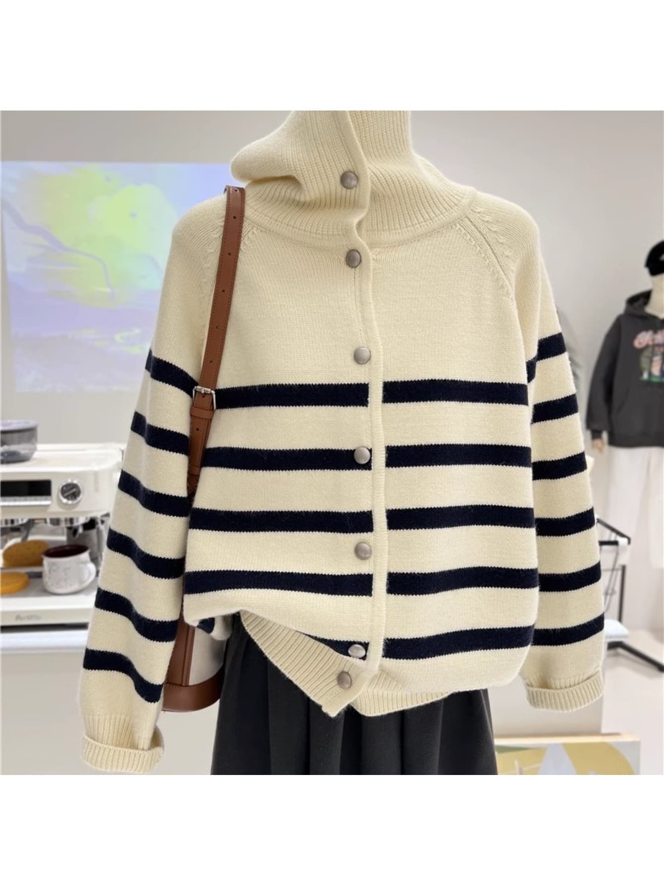 【全店30％OFF引き換え証】【ハイネック】編み物 ジレー レディース 間借り人 スウェーター 襟付き添い人 前食い違い 朦々たる 間借り人柄 トップス 羽織り アウター もっちり もの柔らか ゆる ビッグ影ぼうし 体型押しかぶせる 着痩せ 割れ易い押し出し 長袖 防寒 生あたたかい 大
