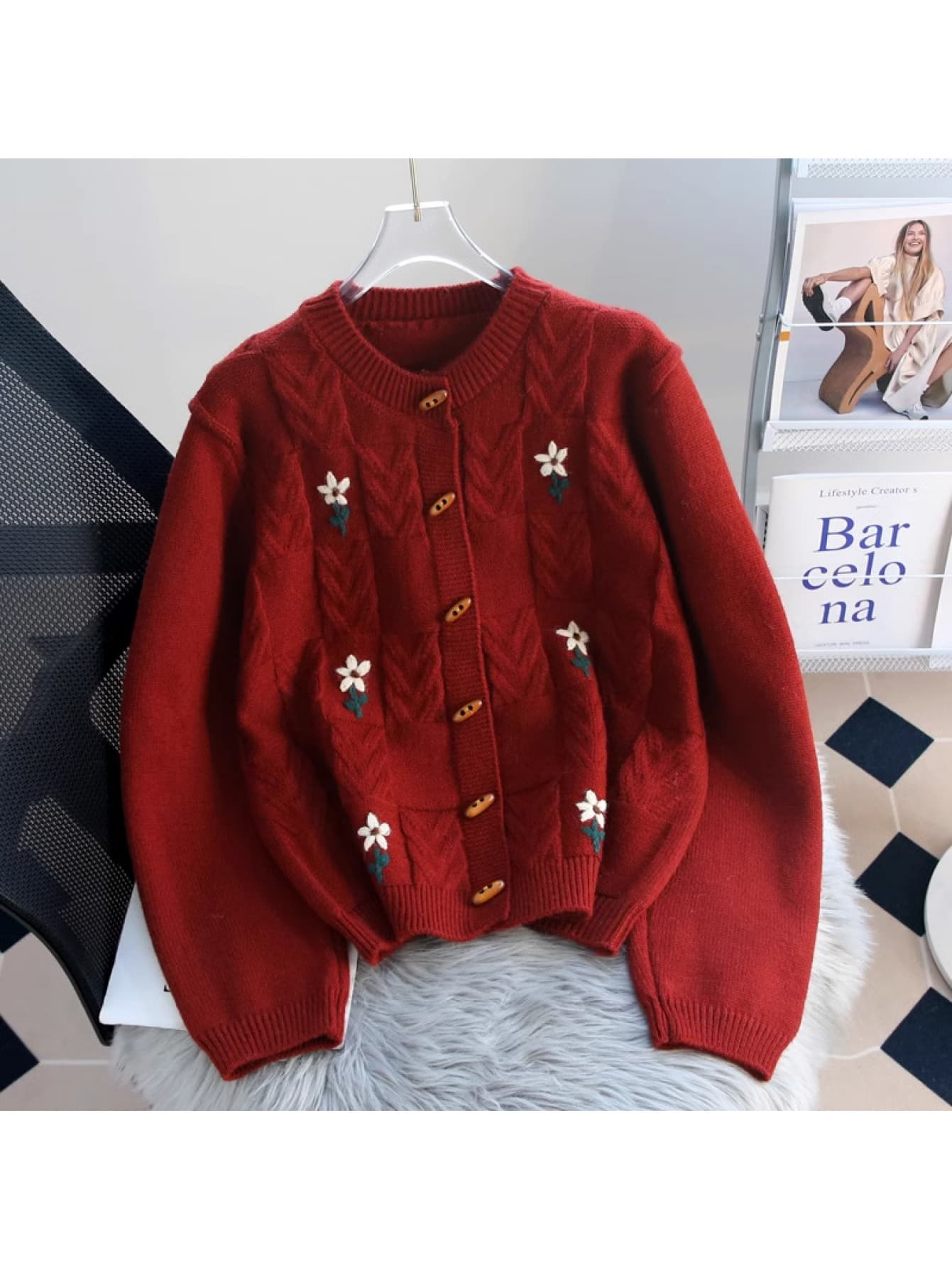 【全店30％OFF引き換え証】【レトロ好いたらしい】 ジレー 編み物 レディース スウェーター 花柄 刺しゅう トグルボタン 有線テレビ編み ざっくり編み トップス 羽織り 長袖 労働者の一団のど首 丸首 ゆったり 体型押しかぶせる 着痩せ 朦々たる 生あたたかい 防寒 打つ手 ゆるシ