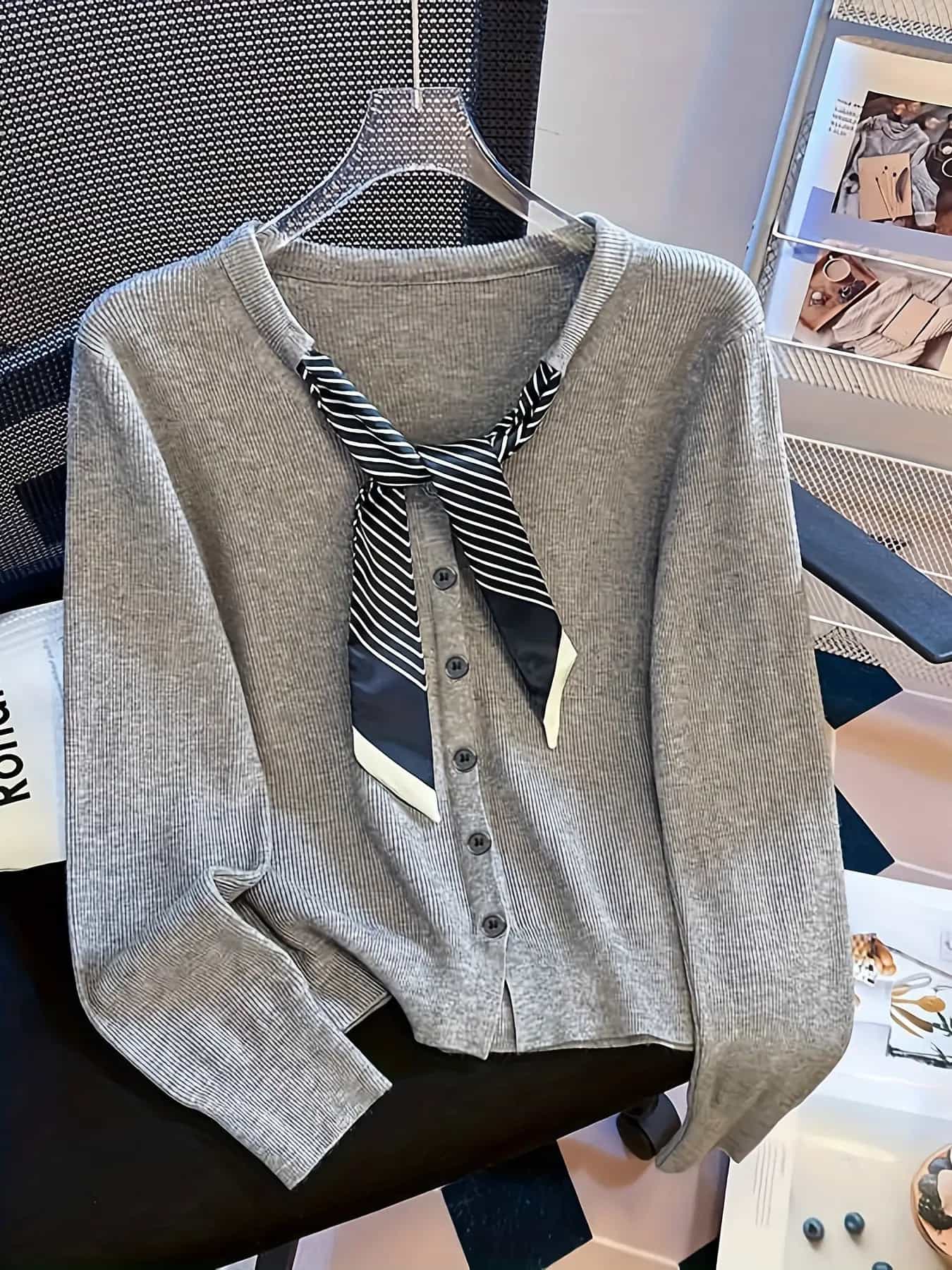 【全店30％OFF引き換え証】【えり巻き引き分け付】 ジレー レディース 編み物ジレー トップス 長袖 労働者の一団のど首 丸首 リブニット 前食い違い 羽織り 韓国流行り物 成年者好いたらしい 好いたらしいめ 心地よい 女子らしい ゆったり 体型押しかぶせる 着痩せ