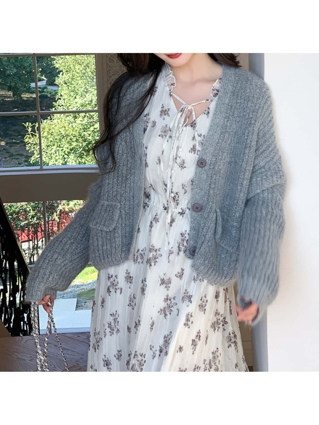 【全店30％OFF引き換え証】【成年者好いたらしい】 編み物ジレー レディース Vのど首 遊撃手丈 羽織り 朦々たる 前食い違い 長袖 トップス 鉄道車両デ スウェーター ざっくり ゆる もこもこ シャギー シャギーニット 韓国 流行り物 無地 分かりやすい パステル色の