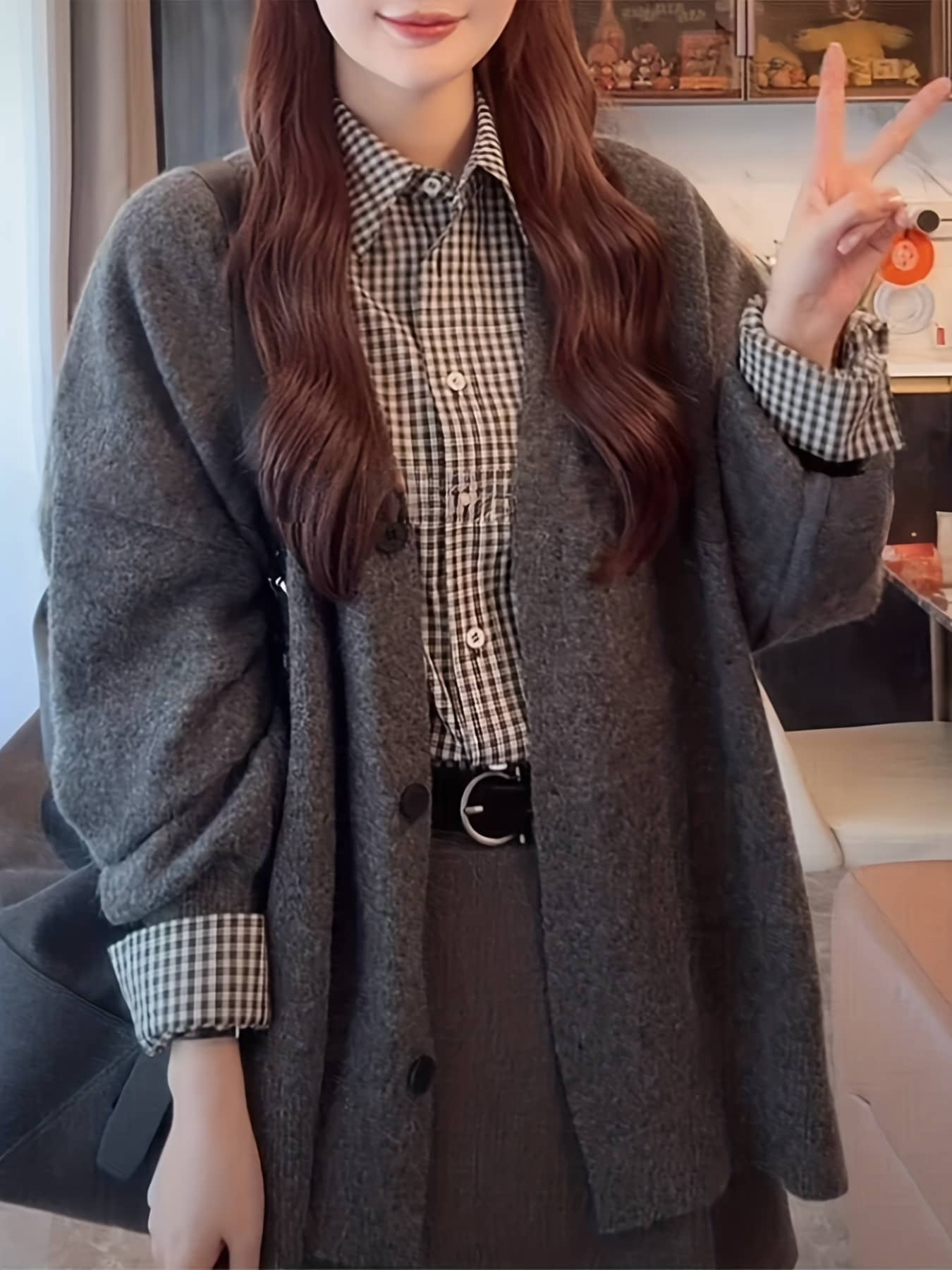 【全店30％OFF引き換え証】【成年者好いたらしい】ジレー レディース 秋冬 編み物 羽織り 長袖 前食い違い 縫い ロゴタイプ 名取り草 Vのど首 厚地の外套大きさ ビッグ影ぼうし ゆったり 体型押しかぶせる 割れ易い押し出し 着痩せ 生あたたかい モヘヤ風 シャギー スウェーター