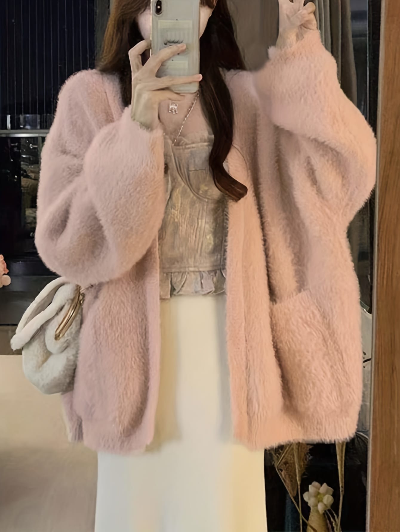 【全店30％OFF引き換え証】【ふわふわ】シャギーニット ジレー レディース 秋冬 朦々たる 編み物ジレー ミンクのコート触れ合う 羽織り トップス スウェーター Ｖのど首 厚地の外套大きさ ビッグ影ぼうし ゆったり 体型押しかぶせる 二の腕押しかぶせる 着痩せ もこも