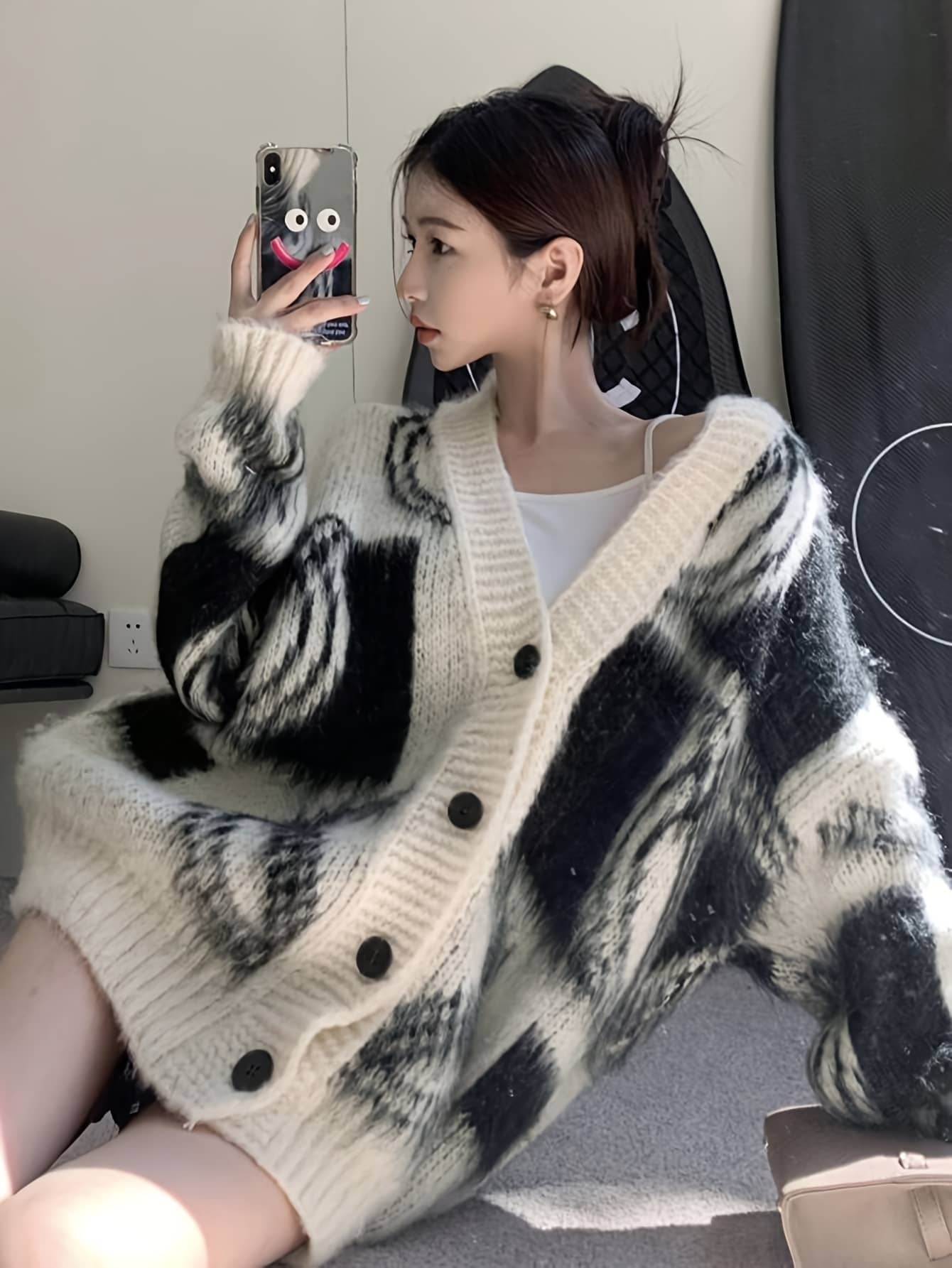 【全店30％OFF引き換え証】【レトロ柄】編み物 ジレー レディース Vのど首 秋冬 朦々たる ゆったり 厚地の外套大きさ ビッグ影ぼうし ゆる編み物 総柄 一本調子 バイ色合い 一般化柄 羽織り アウター トップス 体型押しかぶせる 着痩せ 二の腕押しかぶせる