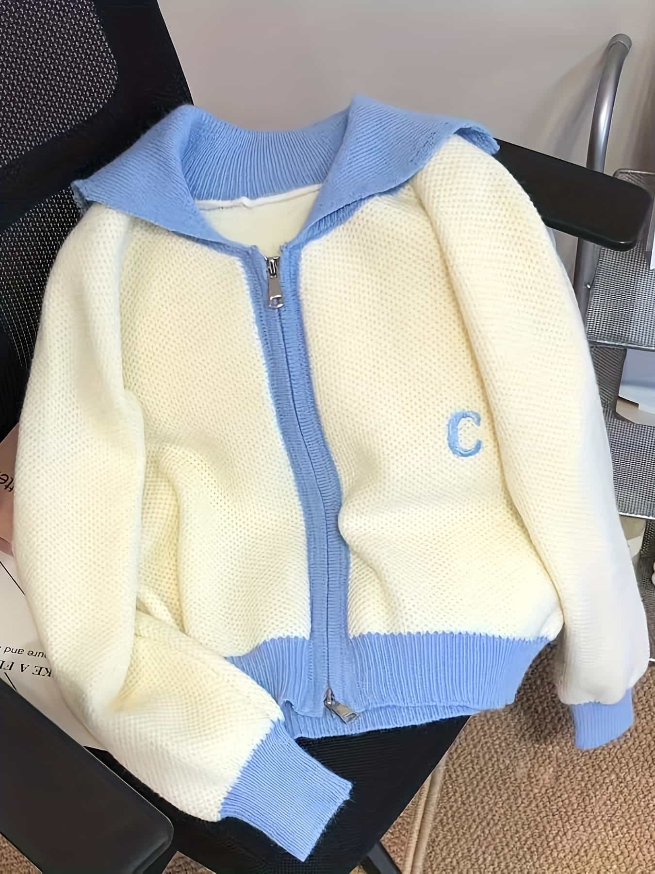 【全店30％OFF引き換え証】【レトロ色彩設計】 編み物 ジレー レディース ジップアップ スウェーター 襟付き添い人 バイ色合い 色彩設計 トップス 羽織り ジップニット ポロ襟 襟付き添い人編み物 朦々たる 生あたたかい ゆったり 体型押しかぶせる 着痩せ 刺しゅう ロゴタイプ ワンポイント