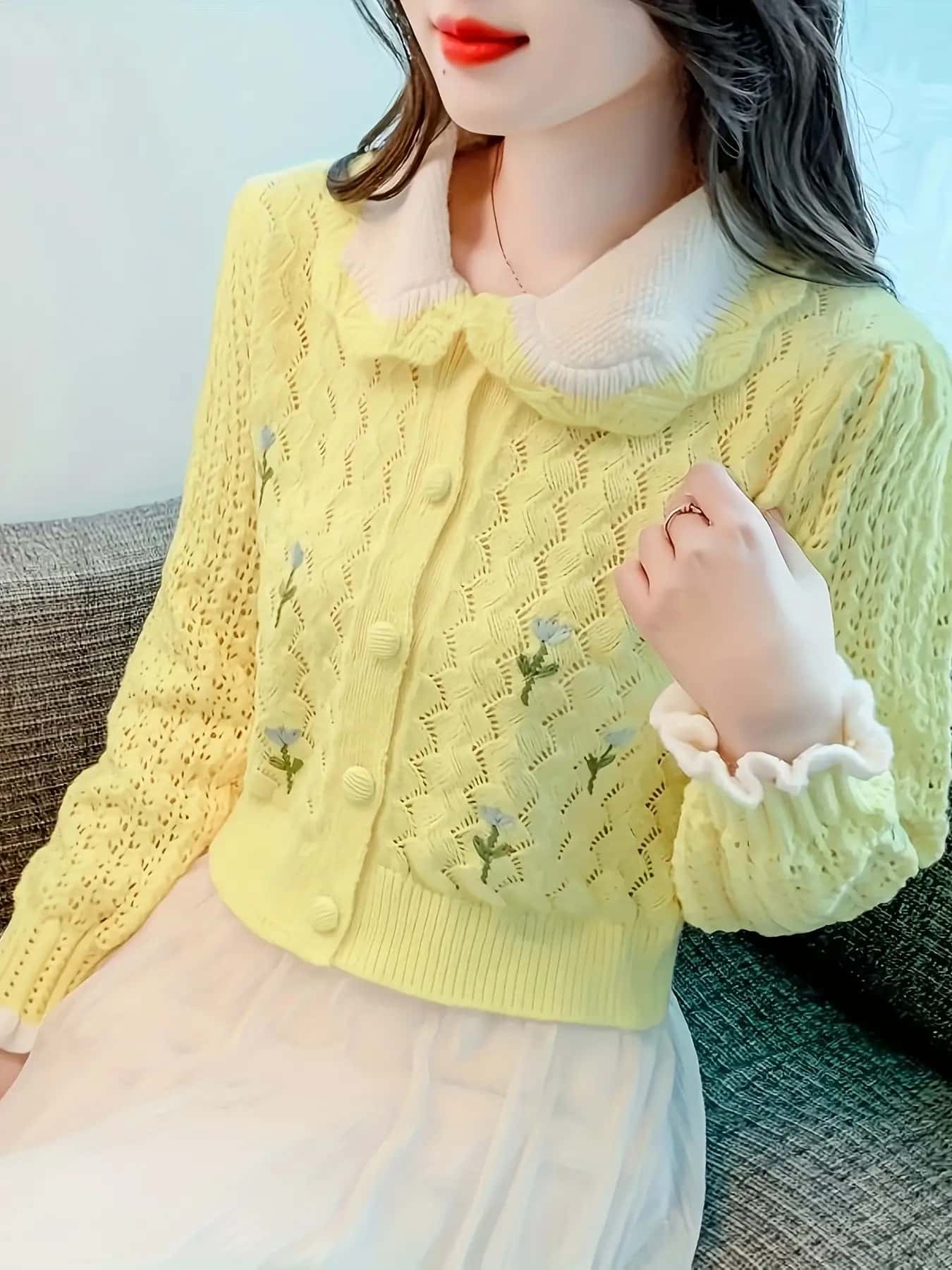 【全店30％OFF引き換え証】【襟付き添い人刺しゅう】 ジレー レディース トップス 透かし編み 編み物 スウェーター 花柄 刺しゅう 前食い違い 名取り草 長袖 遊撃手丈 襟 後ばらい襟風 フラウンス袖 成年者好いたらしい レトロ 女子らしい ガーリー 韓国 好いたらしいめ 体型押しかぶせる