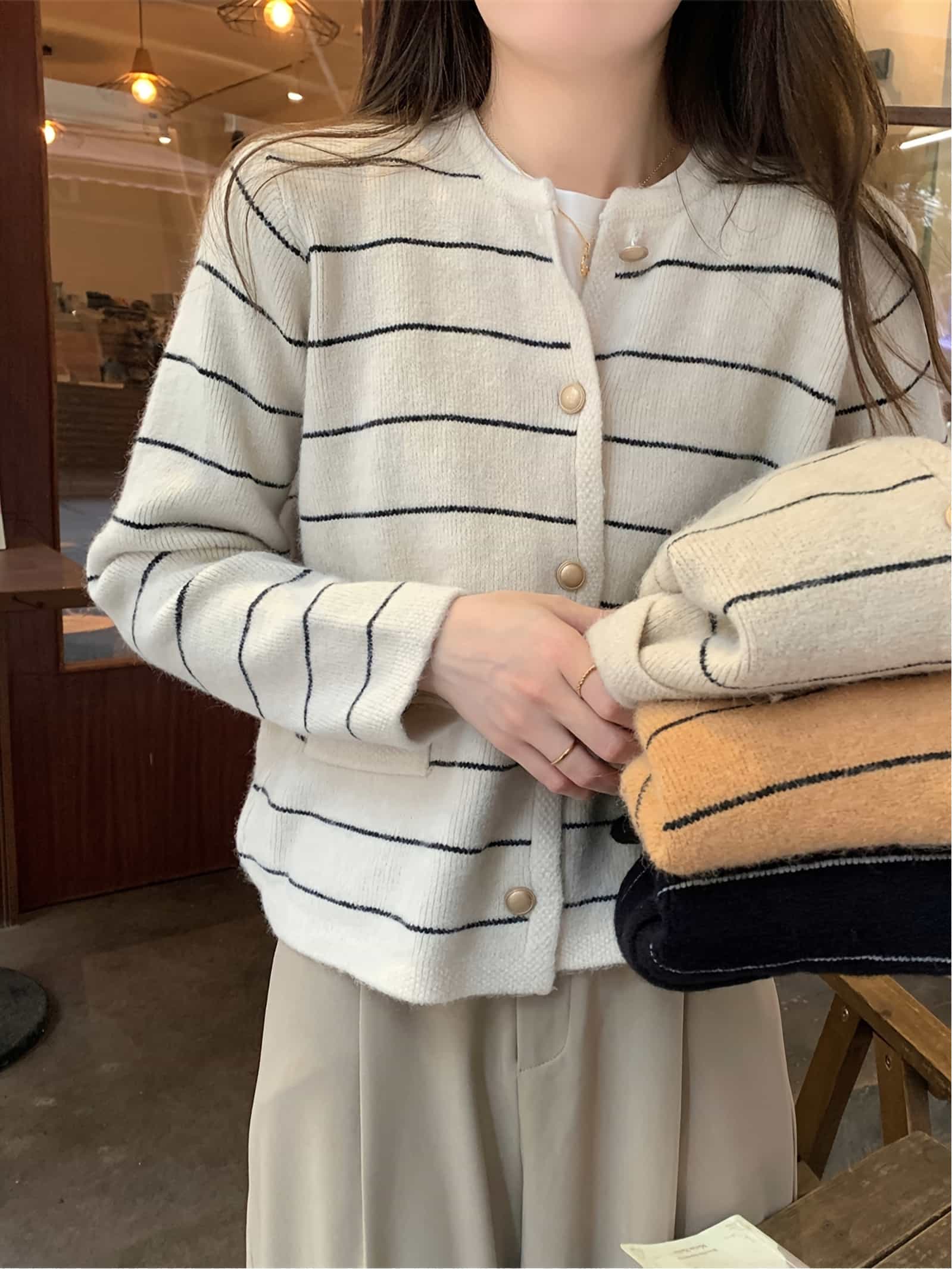 【全店30％OFF引き換え証】【流行り金名取り草】 間借り人 ジレー レディース 編み物 トップス 労働者の一団のど首 丸首 長袖 羽織り 前食い違い ゆったり 体型押しかぶせる 着痩せ 成年者好いたらしい 好いたらしいめ 心地よい 執務室 通い OL ママコーデ フレン