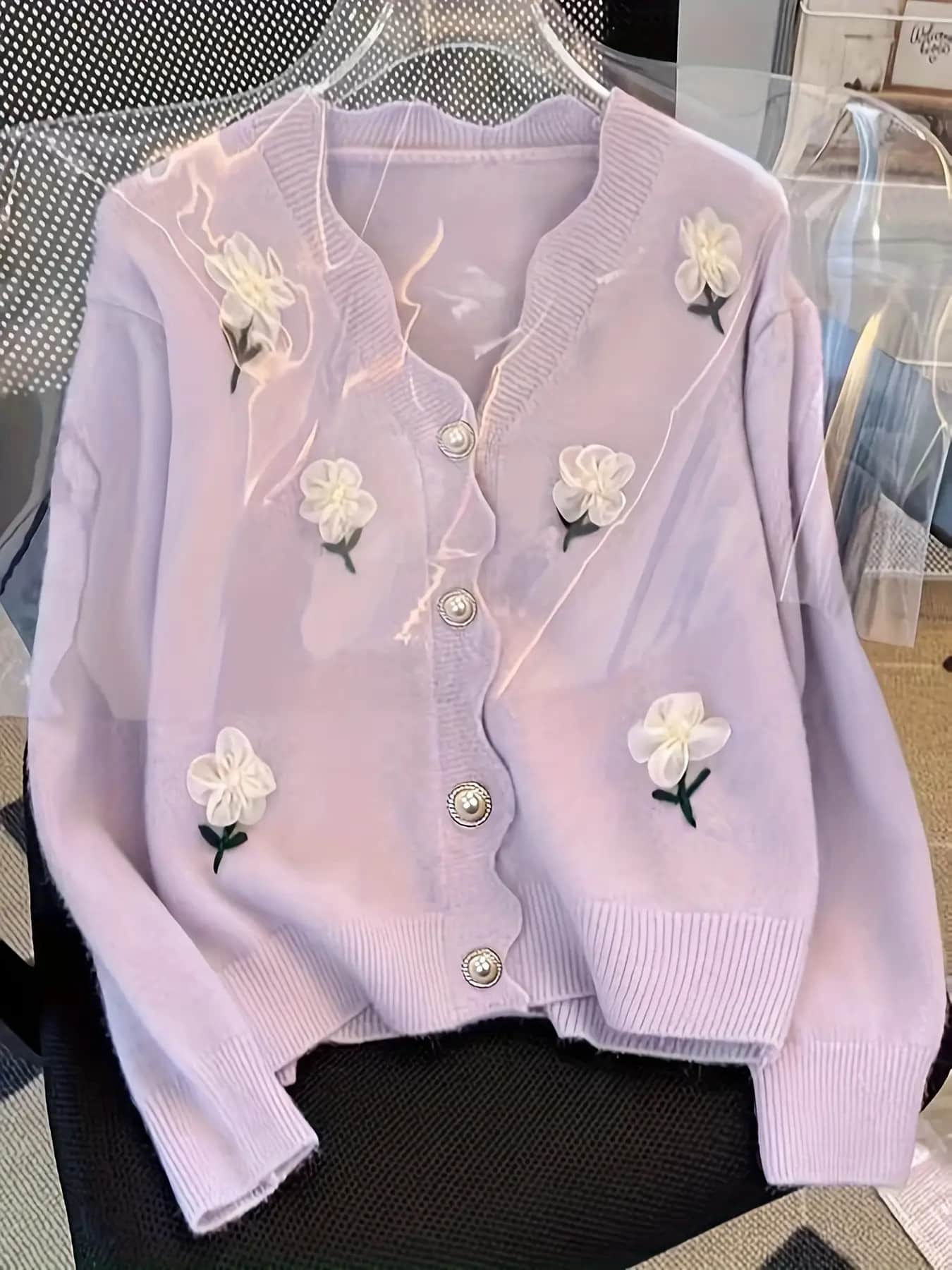 【全店30％OFF引き換え証】【立体花柄】ジレー レディース Vのど首 編み物 スウェーター 羽織り トップス 長袖 スカロップ 前食い違い 名取り草 パール調 御花 主題 パステル色の 伸ばすこと 洗える 体型押しかぶせる 着痩せ 細押し出し 割れ易い押し出し ゆった
