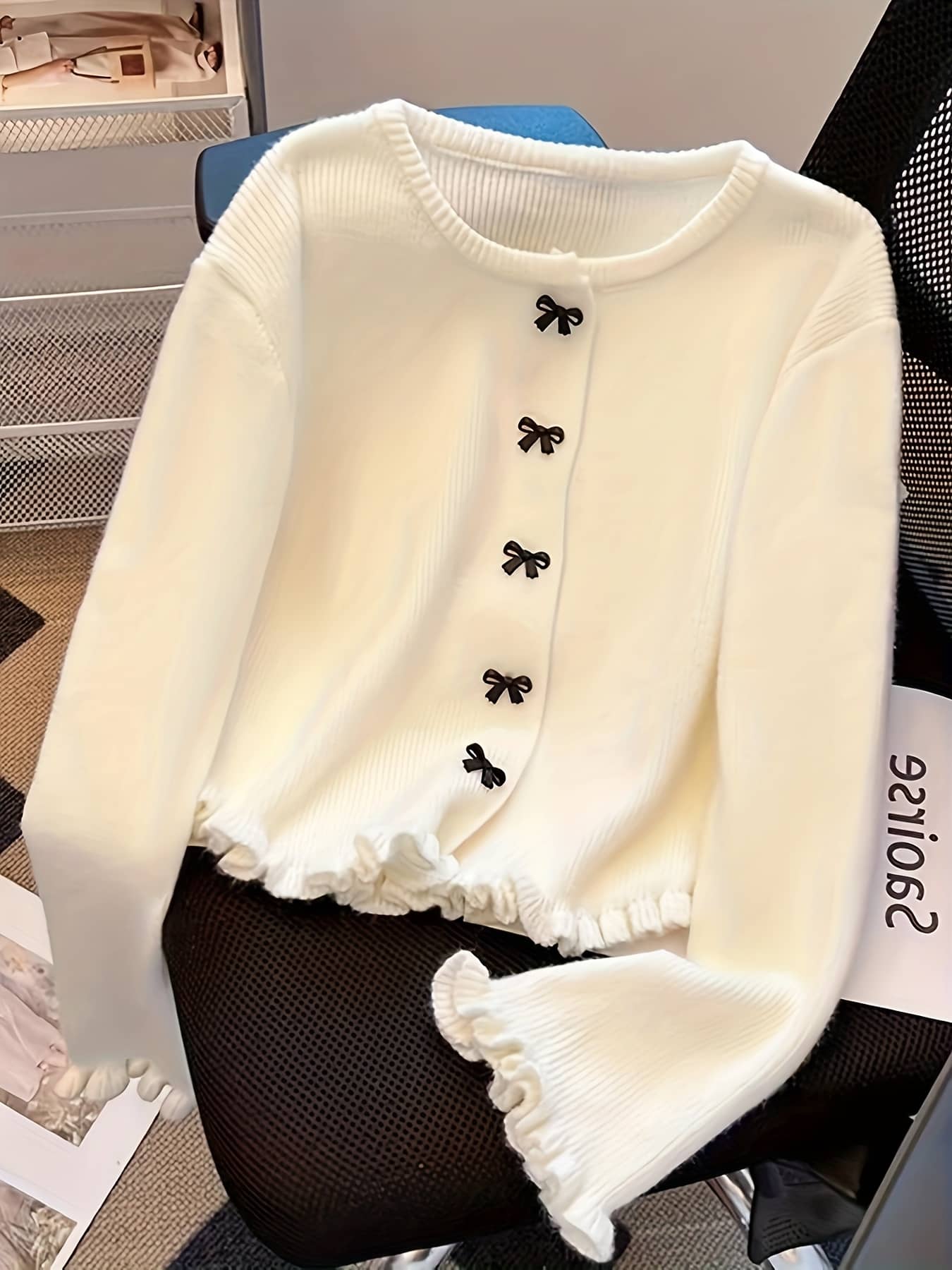【全店30％OFF引き換え証】【シュロの葉名取り草】 ジレー レディース トップス 編み物 羽織り 労働者の一団のど首 フラウンス メロー 好いたらしいめ 成年者好いたらしい リブニット スウェーター 丸首 長袖 無地 韓国風 割れ易い押し出し 体型押しかぶせる 二の腕押しかぶせる 着痩せ 20代