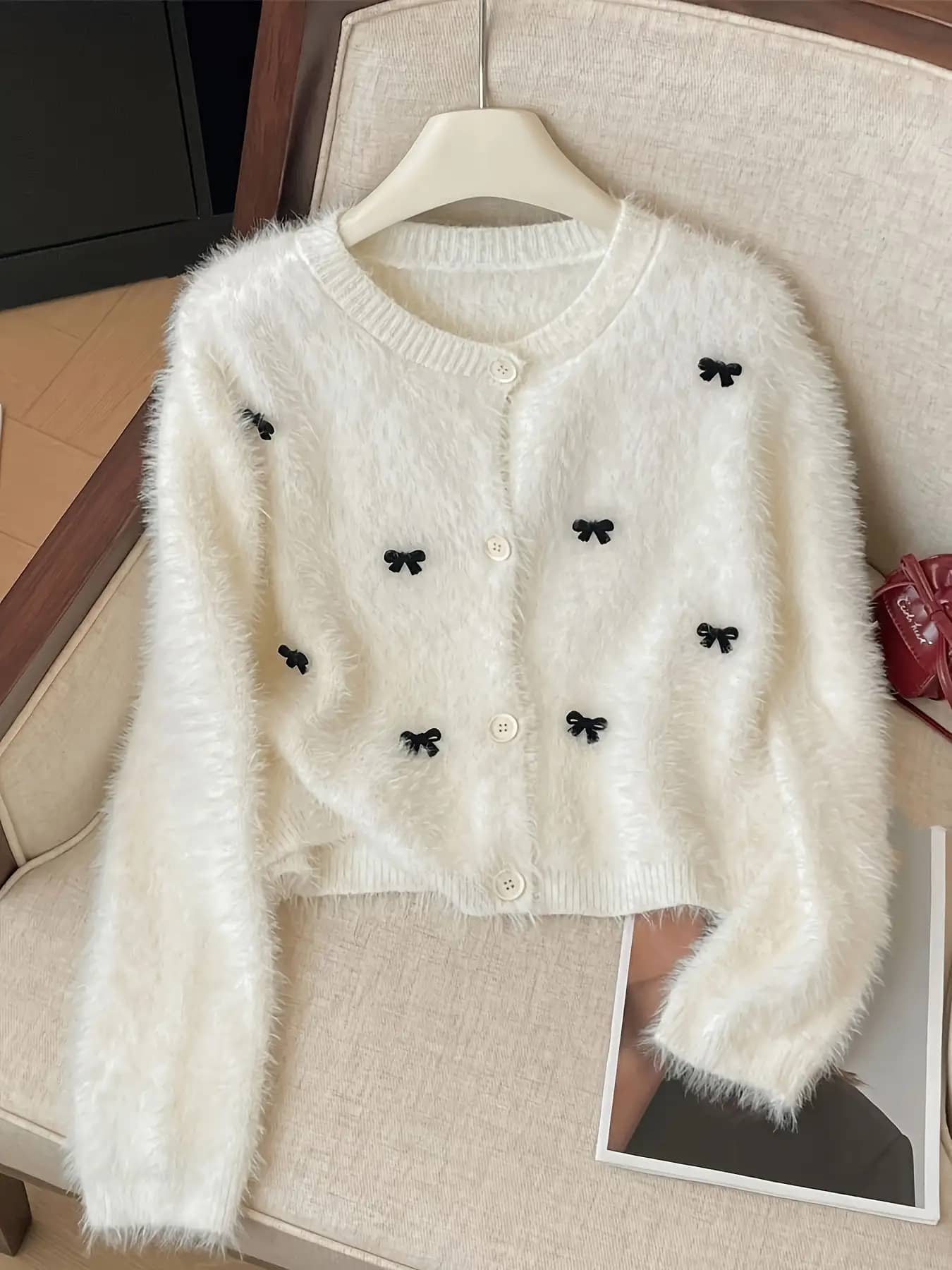 【全店30％OFF引き換え証】【成年者好いたらしい】シャギーニット ジレー レディース アウター 編み物 スウェーター トップス 羽織り 前食い違い 労働者の一団のど首 丸首 長袖 遊撃手丈 短か目 鳥毛編み物 もこもこ ふわふわ 立体シュロの葉 女子らしい 韓国 フ