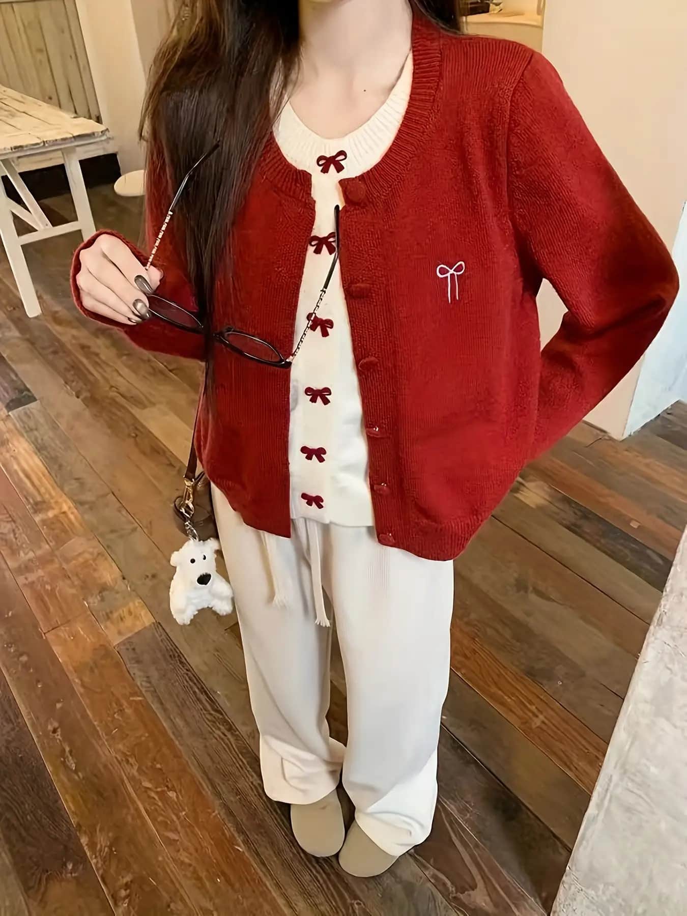 【全店30％OFF引き換え証】【重ね着風】 編み物 ジレー レディース スウェーター トップス 花の冠yd風 シュロの葉 色彩設計 バイ色合い 2025 秋冬 新作 労働者の一団のど首 丸首 フェイクレイヤード 成年者好いたらしい 女子らしい 執務室 通い 通学 会う約束