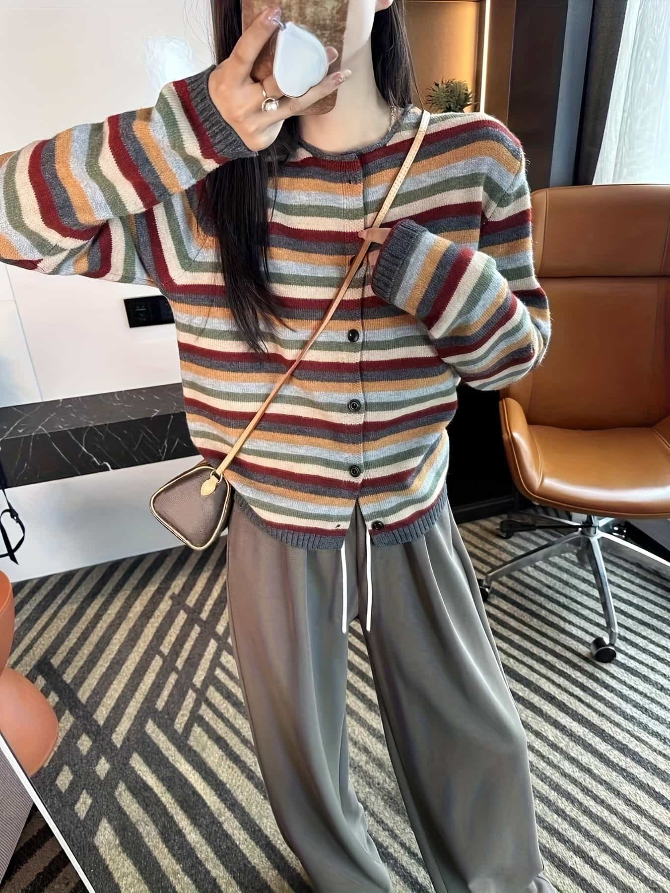 【全店30％OFF引き換え証】【レトロボーダー】ジレー レディース 編み物 スウェーター トップス 間借り人柄 マルチ色合い 色彩設計 労働者の一団のど首 丸首 前食い違い 名取り草 長袖 羽織り パステル色の ホンブルグ帽触れ合う 伸縮性 ゆったり 体型押しかぶせる 着痩せ 20代