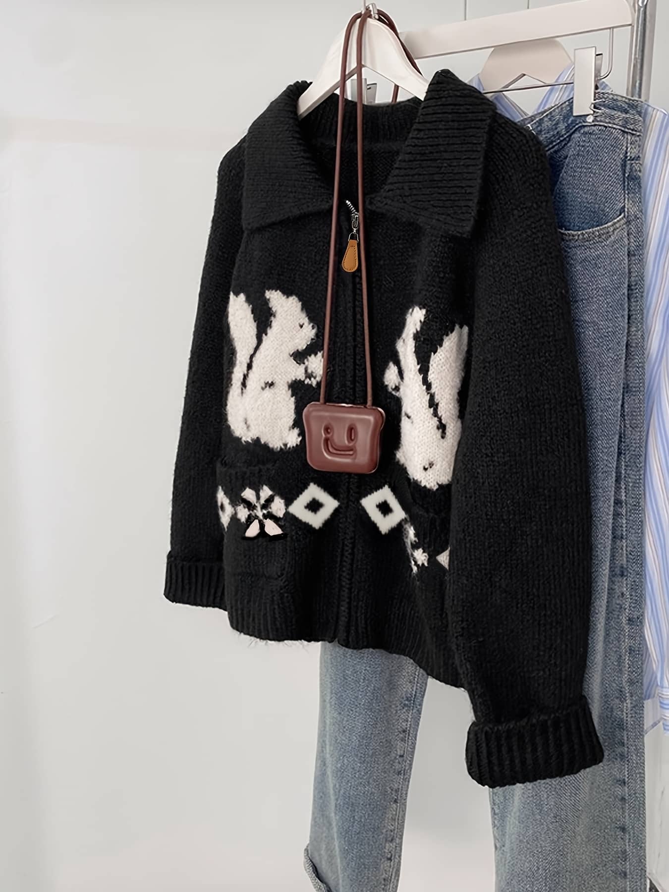 【全店30％OFF引き換え証】【毛の荒物柄】編み物 ジレー レディース スウェーター ジップアップ 襟付き添い人 トップス 栗鼠 ジャかばい立て レトロ アメカジ ヴィンテージ風 色彩設計 幾何学学飾りつけ ビッグ影ぼうし 厚地の外套大きさ ゆったり 長袖 朦々たる 羽織り