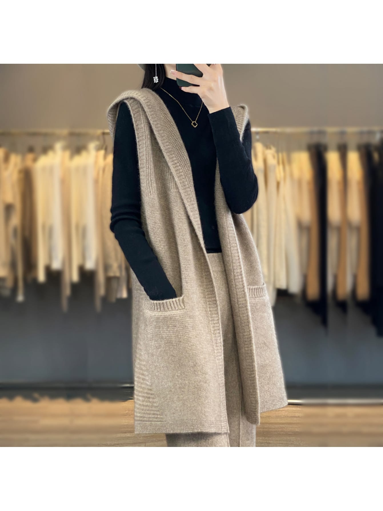 【全店通用25％OFFクーポン】【体型カバー】ニットベストレディースフード付きジレロングチョッキ秋冬春前開きカーディガンノースリーブトップス重ね着レイヤード膝丈お尻が隠れるゆったり大きいサイズ無地シンプル30代40代50代オフィス通勤暖かいウールタッ｜大森麗萱
