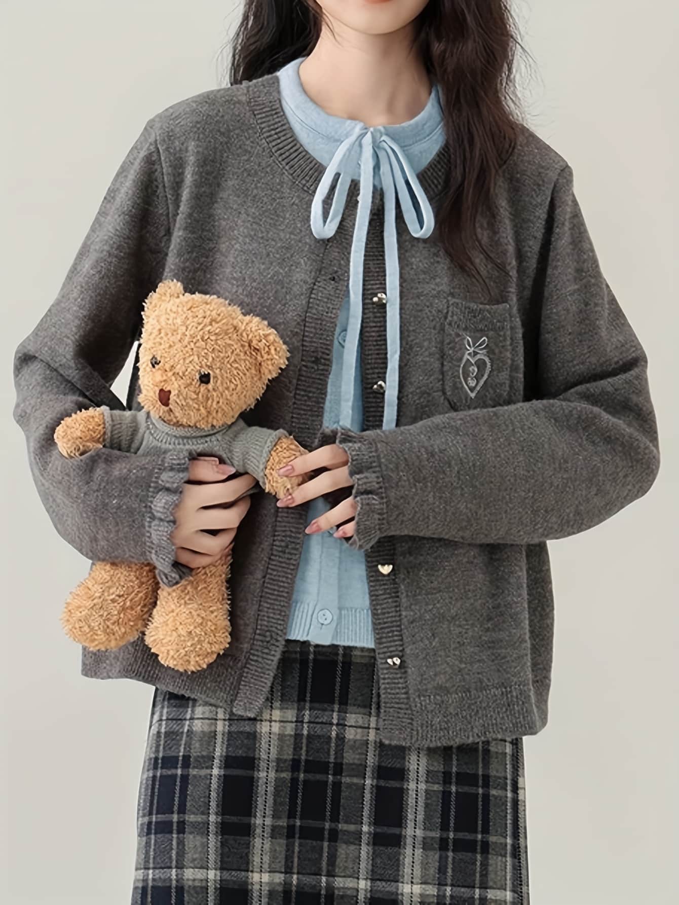 【全店30％OFF引き換え証】【重ね着風】 編み物 ジレー レディース スウェーター トップス 刺しゅう ハート型 シュロの葉 ワンポイント フェイクレイヤード 労働者の一団のど首 丸襟 長袖 ゆったり 大きめ ビッグ影ぼうし 体型押しかぶせる 着痩せ 二の腕押しかぶせる 楽