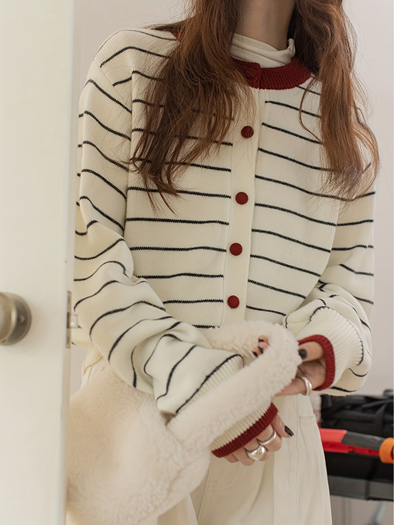 【全店30％OFF引き換え証】【レトロ好いたらしい】 ジレー レディース 編み物 間借り人 色彩設計 バイ色合い 労働者の一団のど首 丸首 長袖 前食い違い 名取り草 羽織り トップス スウェーター 軽アウター 秋 冬 韓国 流行り物 心地よい 好いたらしいめ 成年者好いたらしい
