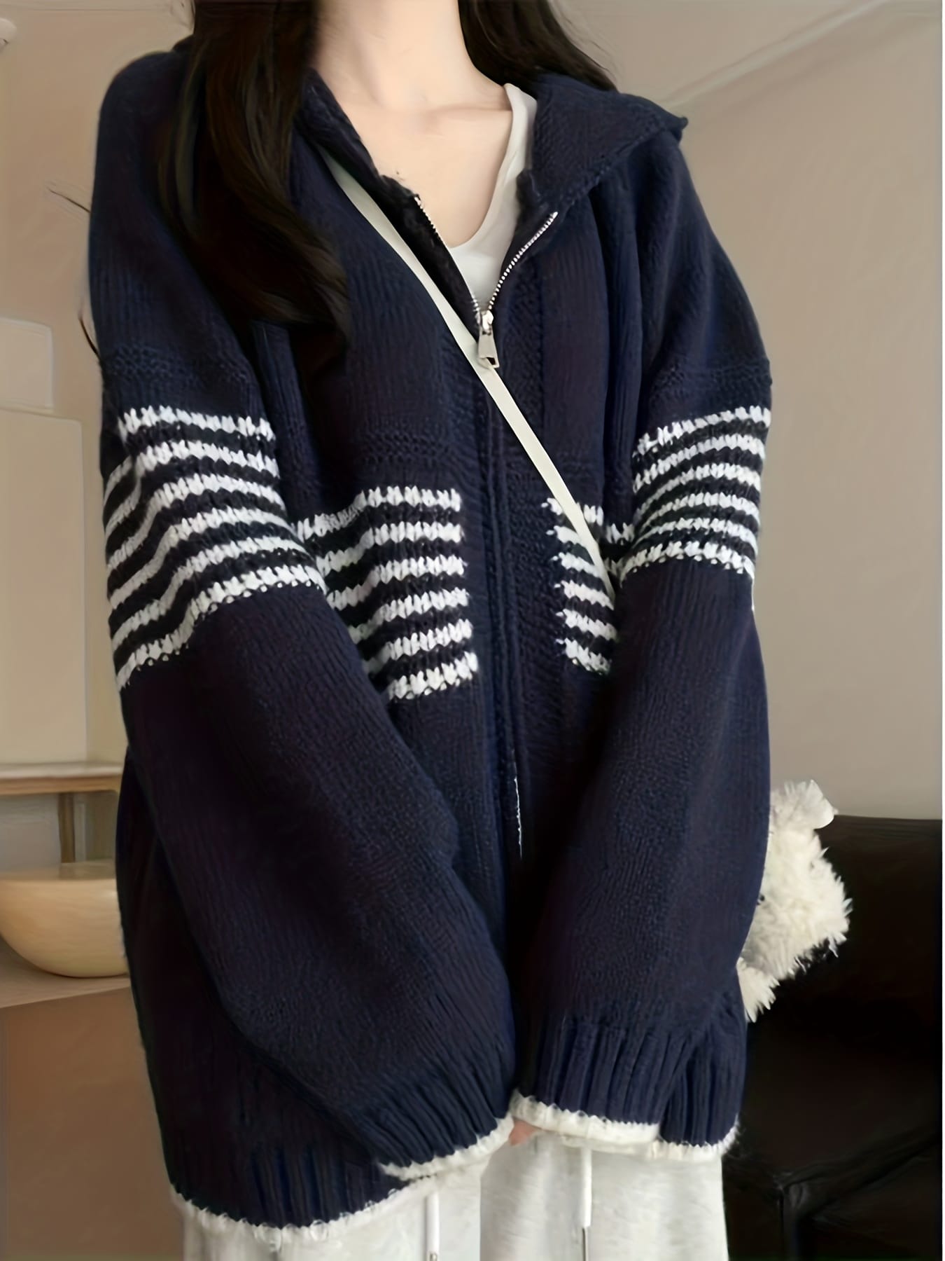 【全店30％OFF引き換え証】【成年者好いたらしい】ジレー レディース 編み物 パーカー 間借り人 ボンネット付き添い人 ジップアップ 羽織り ゆったり ビッグ影ぼうし 厚地の外套大きさ 体型押しかぶせる 着痩せ 二の腕押しかぶせる 生あたたかい 朦々たる パステル色の トップス スウェーター