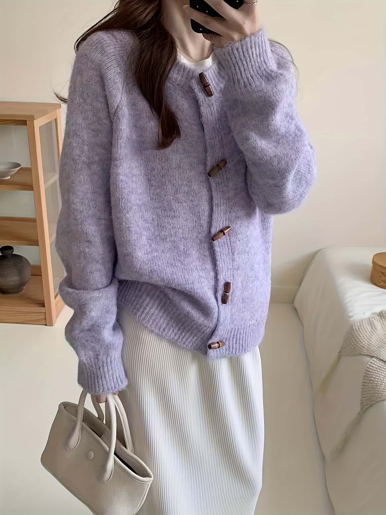 【全店30％OFF引き換え証】【トグルボタンが好いたらしい】編み物 ジレー レディース 秋冬 スウェーター 羽織り トップス 前食い違い 労働者の一団のど首 長袖 ダッフルボタン レトロ ざっくり 朦々たる シャギー もっちり パステル色の ふわふわ 生あたたかい 防寒 ゆったり