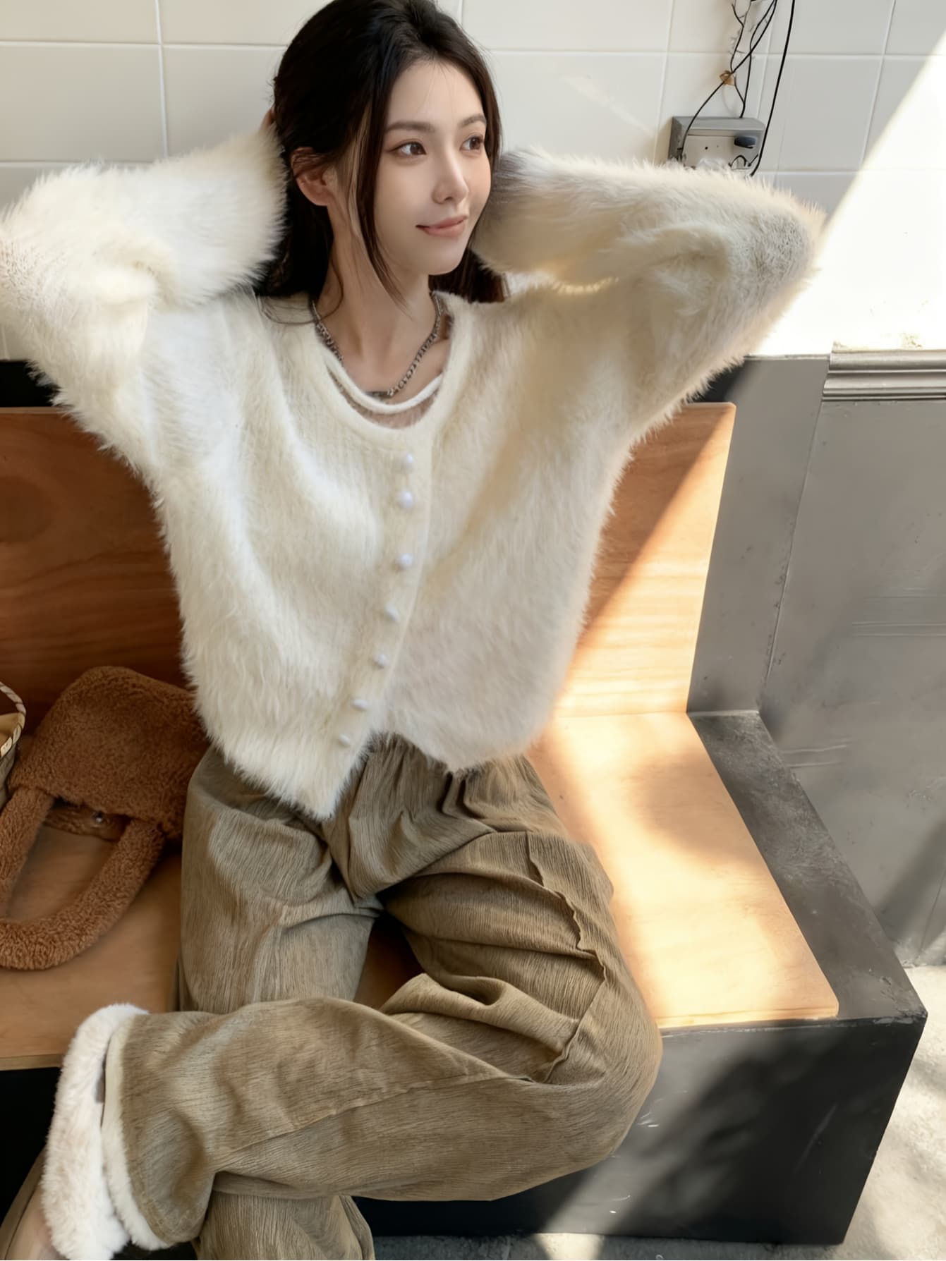 【全店30％OFF引き換え証】【アシメデザイン】シャギーニット ジレー レディース トップス スウェーター 不規則さ 裾 曲がったとり捨てる ふわふわ もこもこ 鳥毛調 パステル色の 生あたたかい ニットソー 労働者の一団のど首 丸首 長袖 無地 白 象牙色 体型押しかぶせる