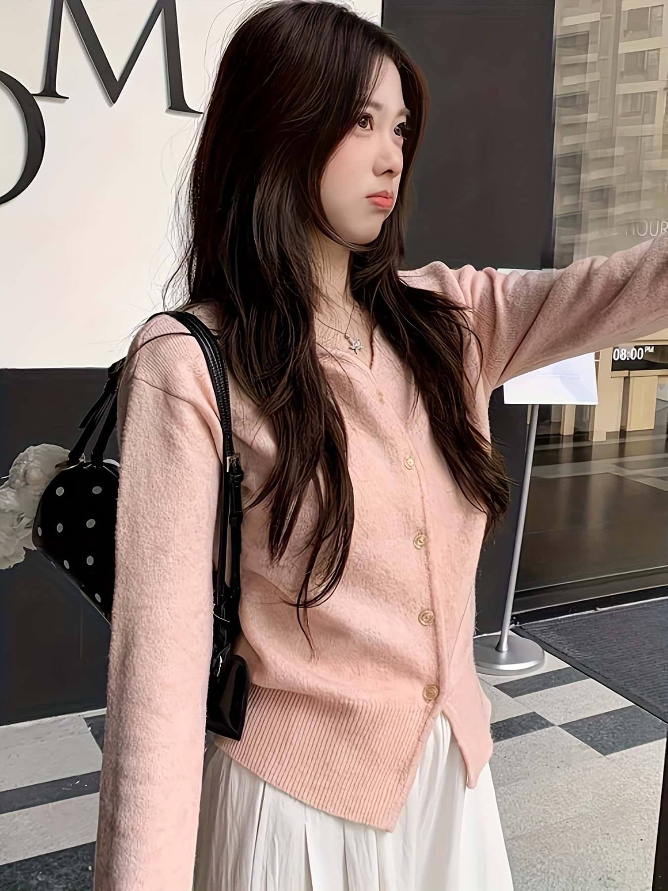 【全店通用25%OFFクーポン】【大人可愛い】カーディガン レディース ニット Vネック 韓国ファッション トップス 春 秋 冬 薄手 ショート丈 羽織り 長袖 きれいめ セーター 前開き ボタン付き リブニット 無地 タイト 細見え 着痩せ 体型カ|大森麗萱