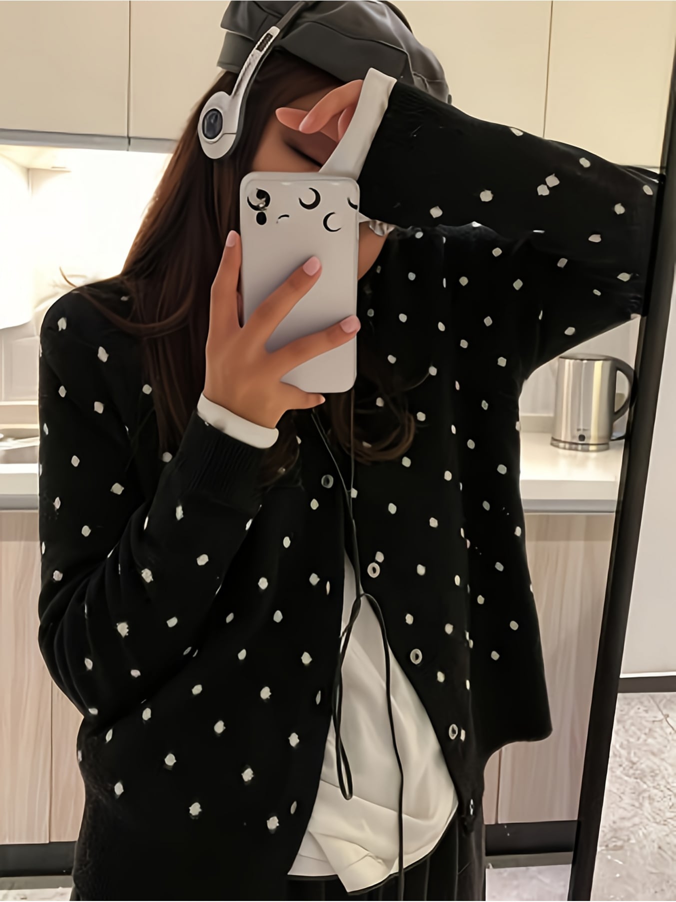 【全店30％OFF引き換え証】【点点柄編み物】ジレー レディース 羽織り 水玉 長袖 前食い違い 労働者の一団のど首 ニットアウター 心地よい 好いたらしいめ 成年者好いたらしい レトロ 執務室 通い ＯＬ ママコーデ 体型押しかぶせる ゆったり 着痩せ 二の腕押しかぶせる