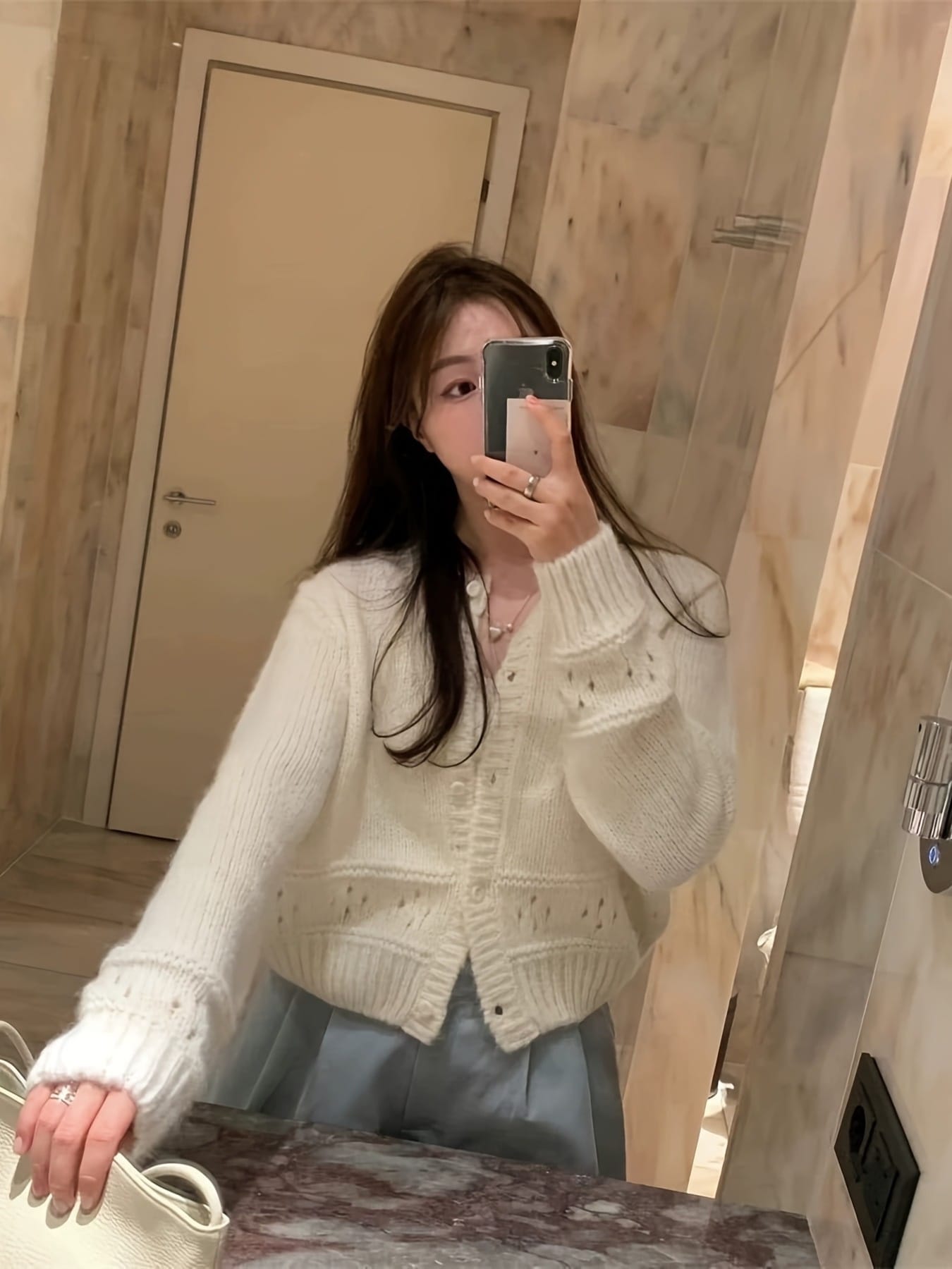 【全店30％OFF引き換え証】【こなれ感】 編み物 ジレー レディース スウェーター 労働者の一団のど首 丸首 前食い違い 羽織り トップス 長袖 透かし編み 有線テレビ編み ゆる編み物 朦々たる 生あたたかい 象牙色 体型押しかぶせる 二の腕押しかぶせる 着痩せ 細押し出し 好いたらしい