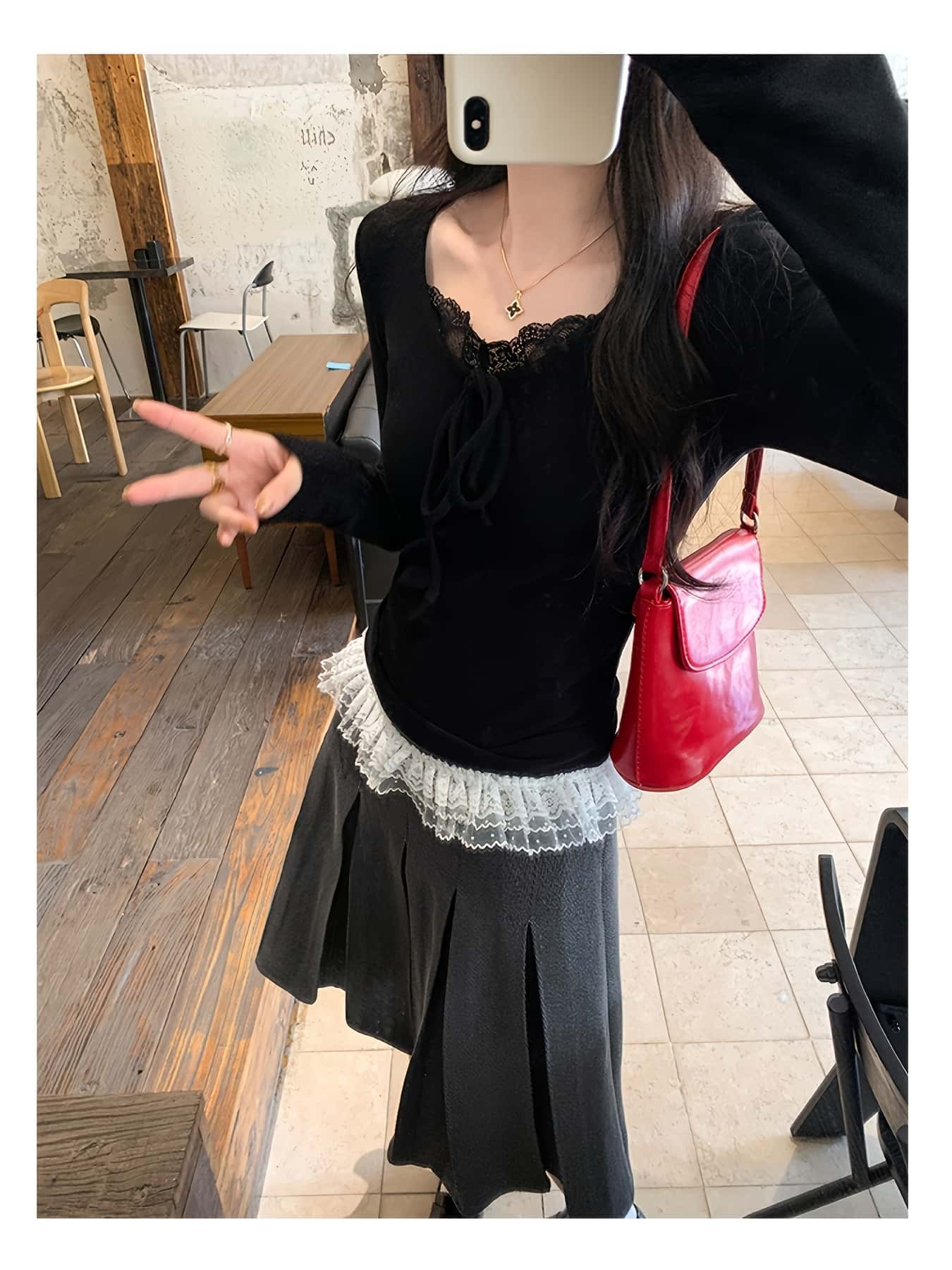 【全店30％OFF引き換え証】【成年者好いたらしい】スピード競技 トップス レディース 長袖 カットソー プルオーバー シュロの葉 きつい か細い 肌付き 重ね着風 花の冠yd フラウンス 裾スピード競技 襟元スピード競技 Ｖのど首 ロンT ティーシャツ 無地 好いたらしいめ 女子らしい ガー