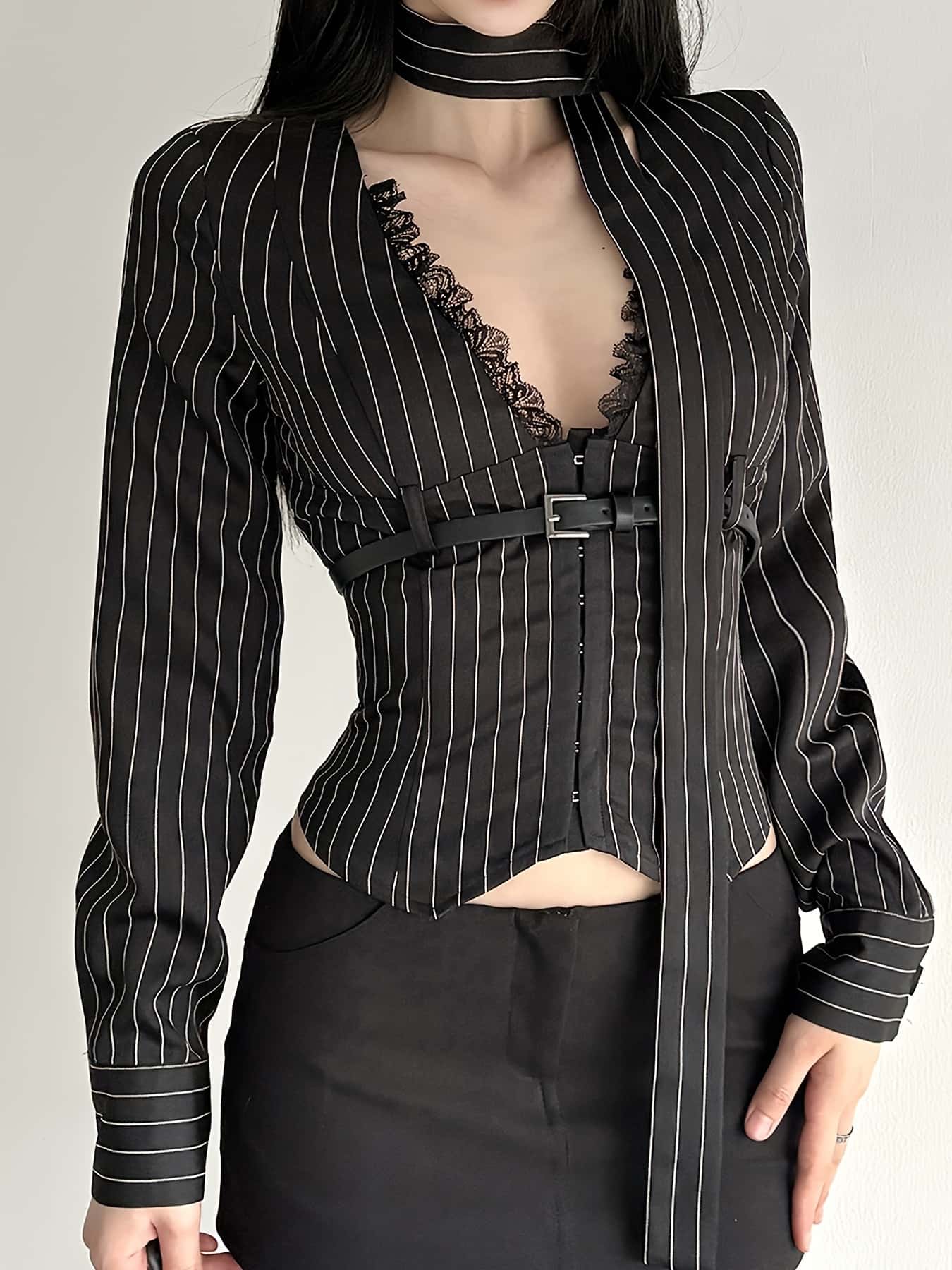 【全店30％OFF引き換え証】【深Vのど首×スピード競技】ピンストライプシャツ お上さん トップ 長袖 トップス ガードル風 酉の方角目じるし 胴締め チョー鉄道車両 異原料品 うつり変わり 艶っぽい 冷やりとした 着痩せ 細押し出し 痩せ押し出し くびれ きつい か細い 美生産ライン